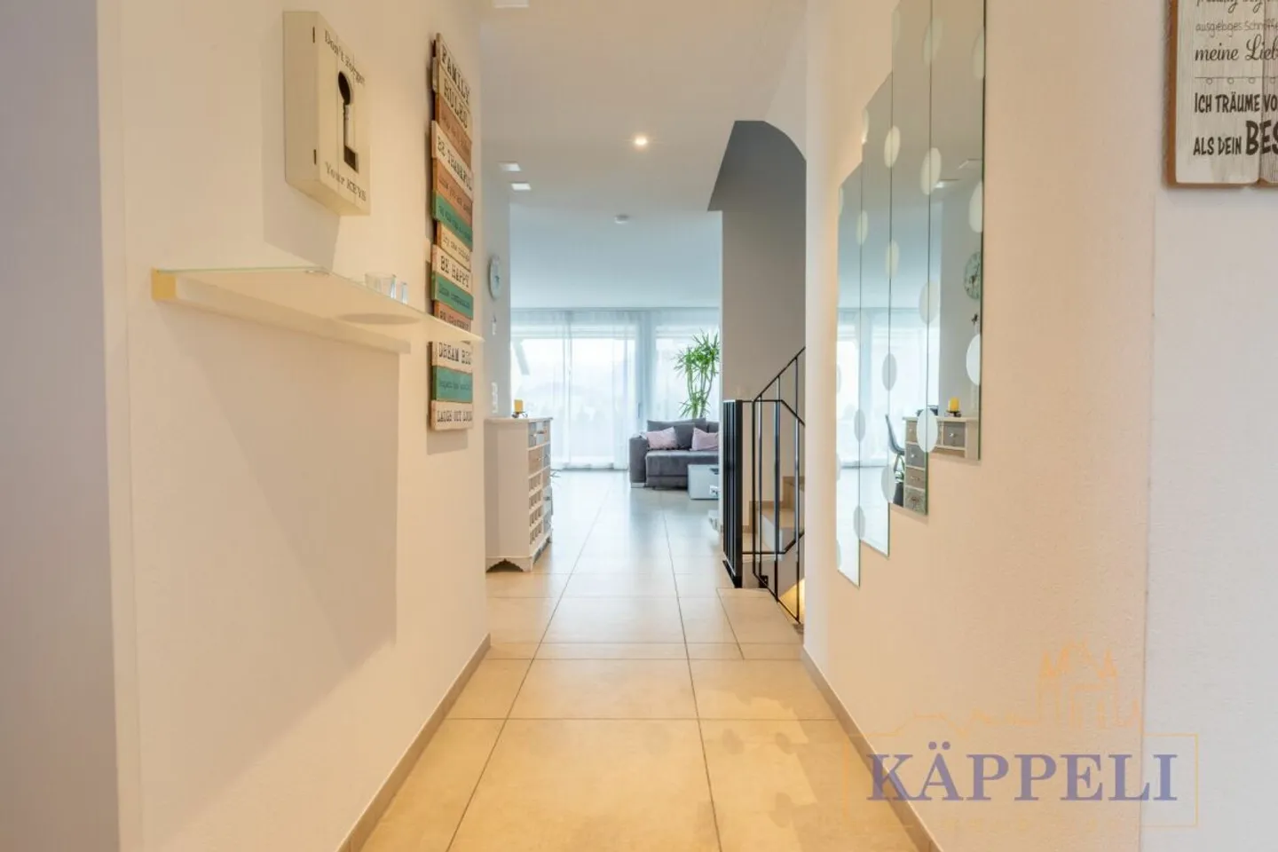 Maison semi-détachée de 6,5 pièces avec vue sur la montagne à Uebeschi - Photo 2 sur 13