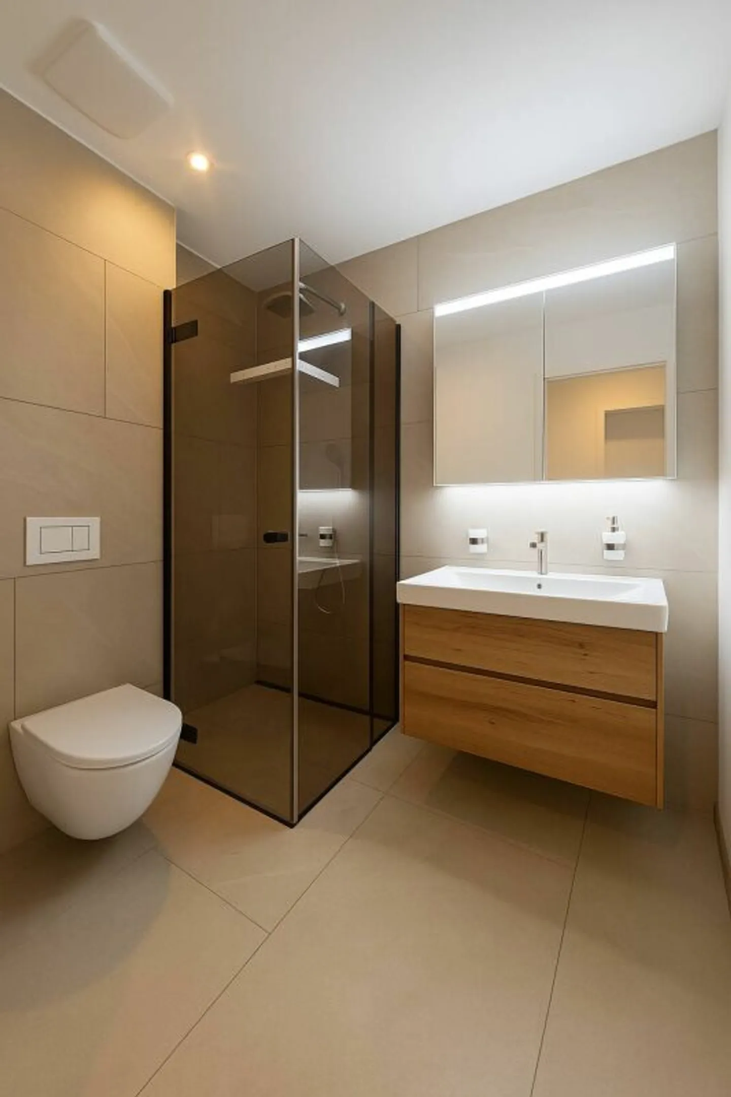 Modernes Doppeleinfamilienhaus mit Garten - Foto 8 von 11