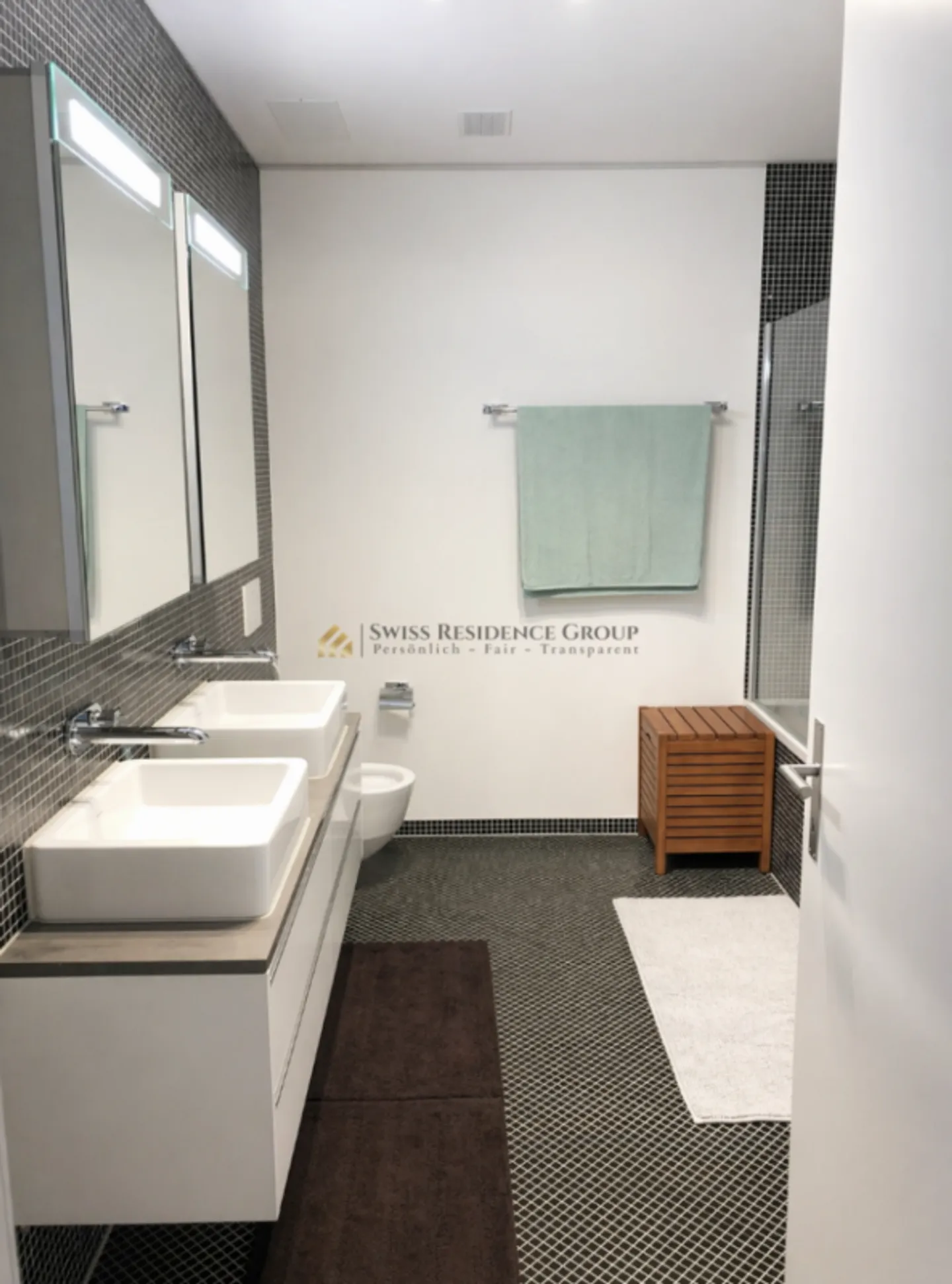 Elegant apartment with generous loggia in a privileged location in District 5 - Photo 7 of 10