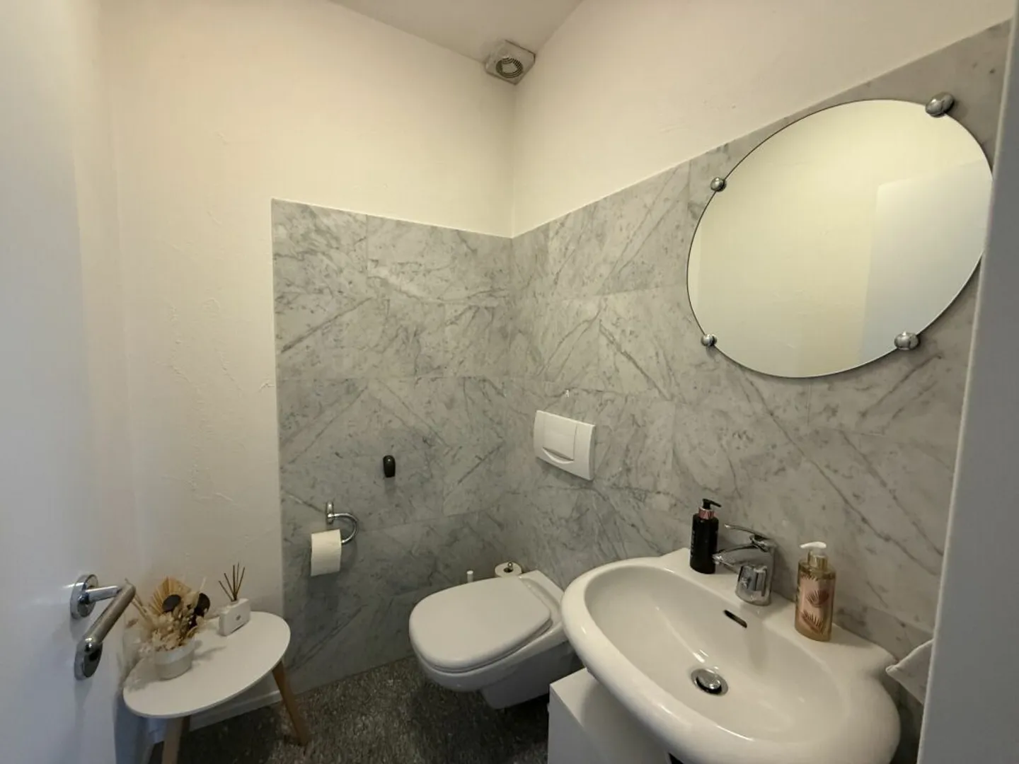 Commercial space for beauty studio, practice, massage/therapy, workshop or office - Photo 8 of 8