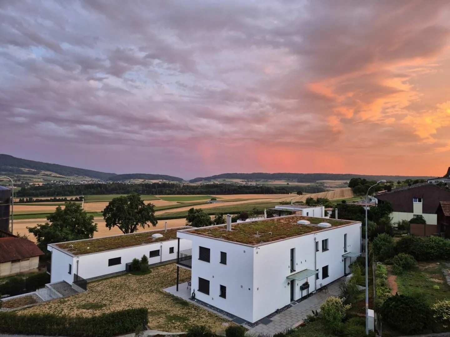 Light-flooded maisonette with style, charm and breathtaking views - Photo 10 of 13