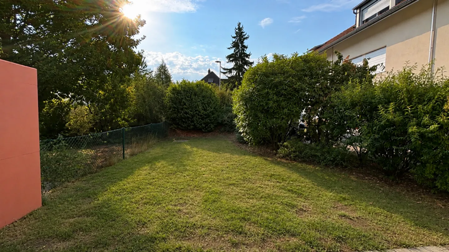 Modernes Doppeleinfamilienhaus mit Garten an bester Lage - Photo 11 sur 13