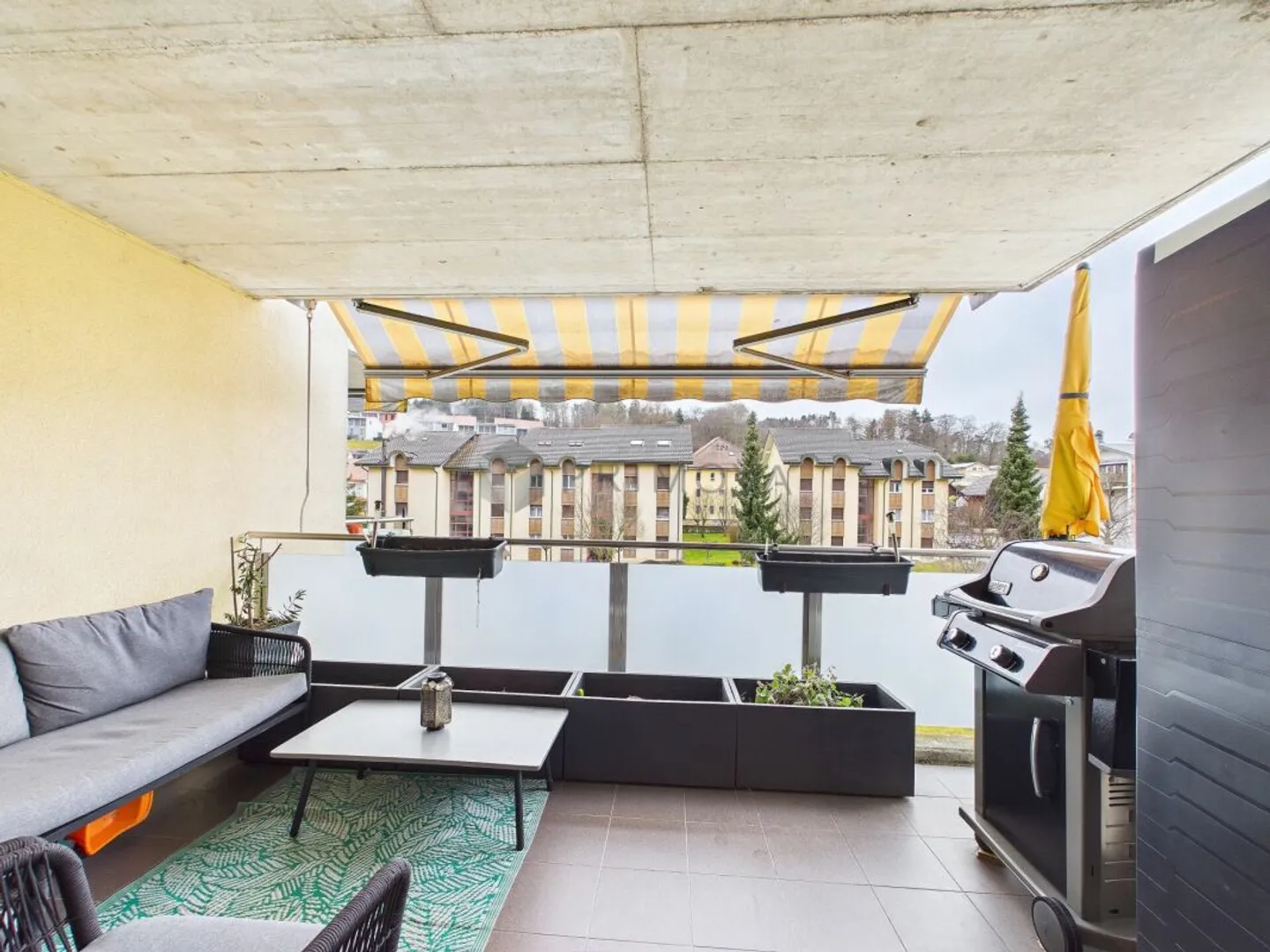 Sun-drenched living happiness: Modern 3.5 room oasis with south-facing balcony in prime location - Photo 9 of 11