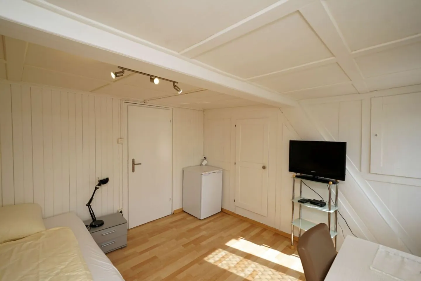 Charmantes Möbliertes Zimmer in Ruhiger Lage - Foto 3 von 6