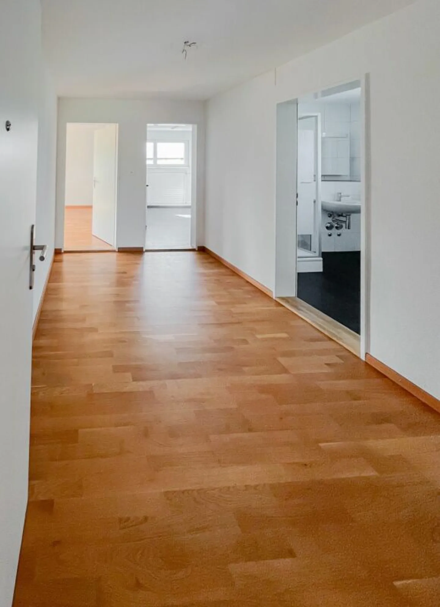 Bright apartment in the green with a large balcony - Photo 7 of 13