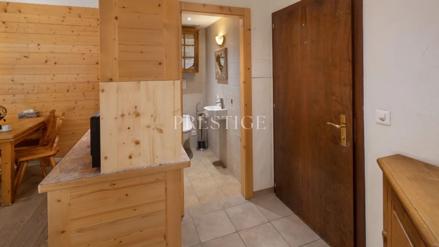 Renovierte 2½-Zimmer-Wohnung im Herzen von Crans - Foto 7 von 13