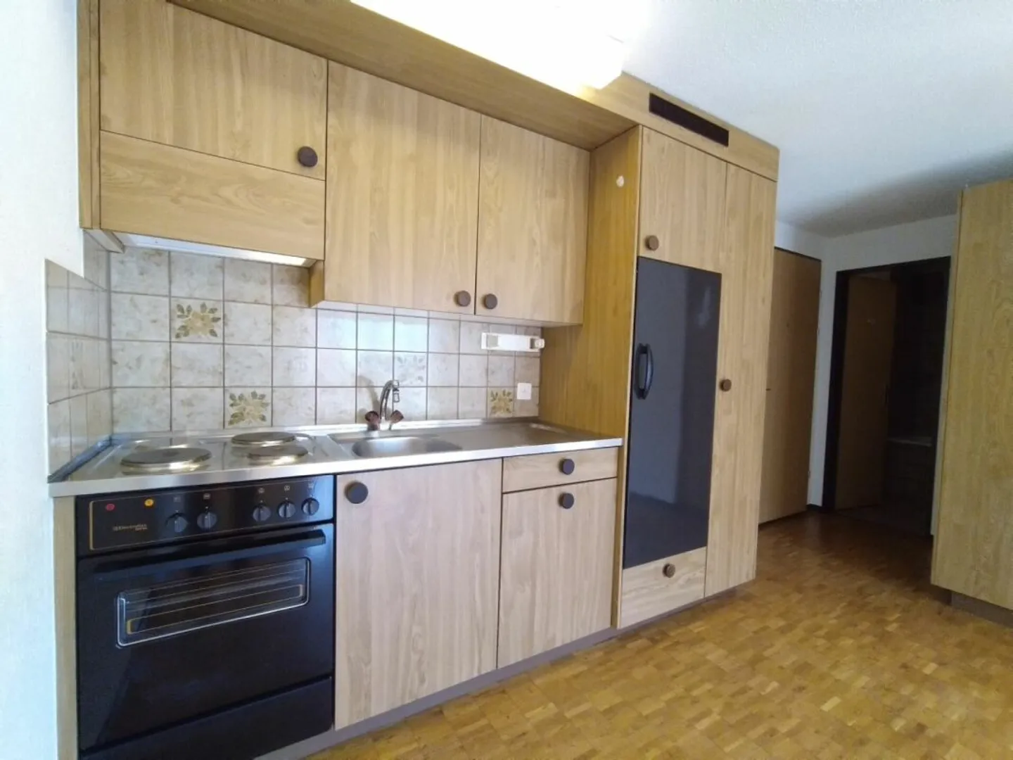 Cozy 2-room apartment in a quiet neighborhood - Photo 3 of 9