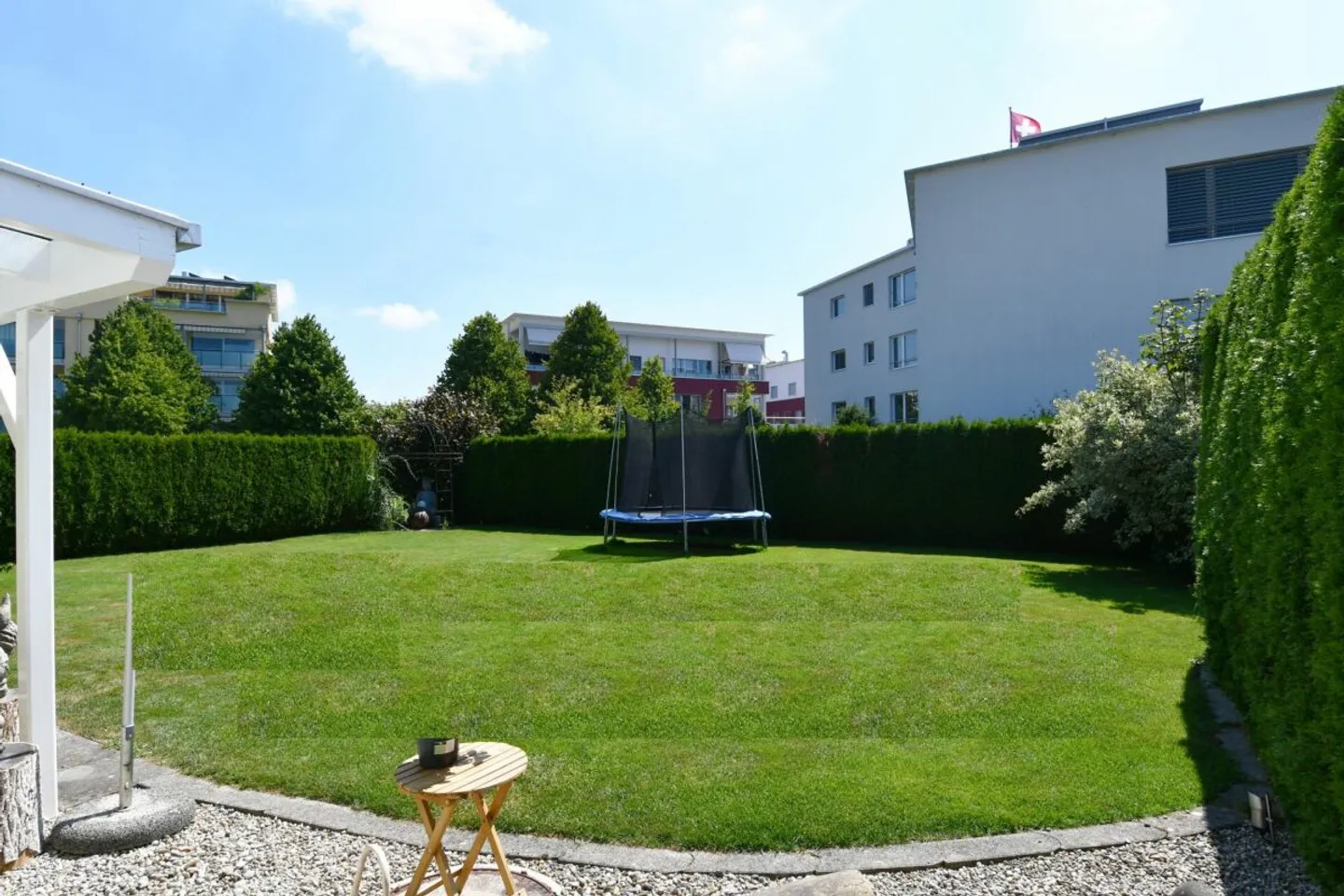 Maison individuelle de 6,5 pièces bien entretenue avec magnifique jardin - Photo 2 sur 13