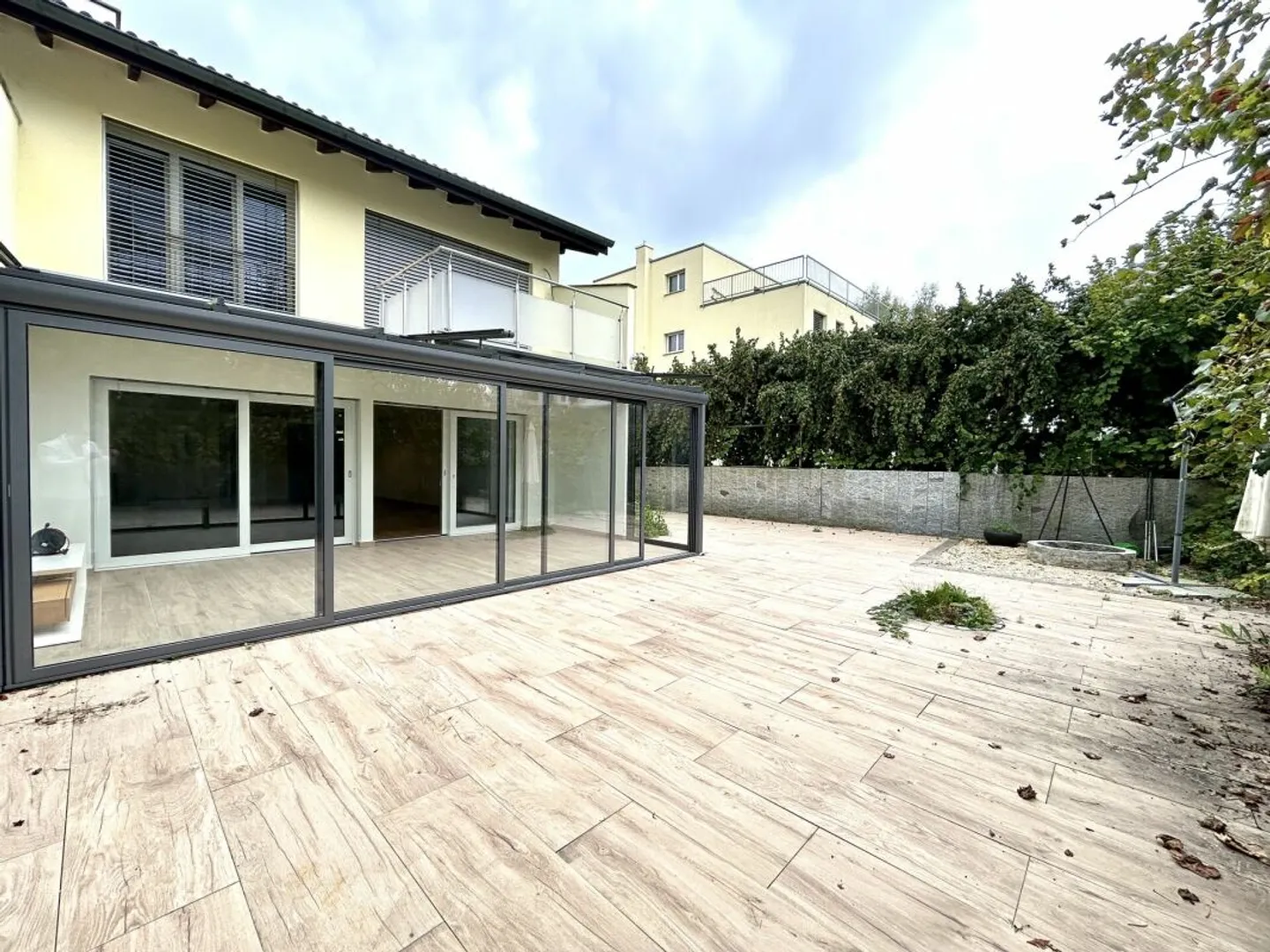 Stylish living in a quiet environment - Modernized row house - Photo 1 of 13