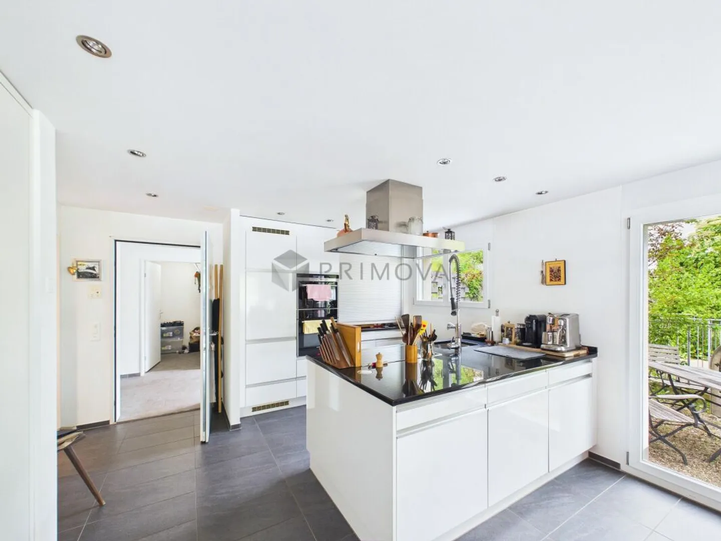 Exclusive and luxurious terrace apartment in Duggingen - Photo 4 of 11
