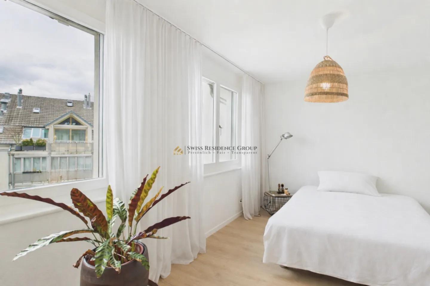 Incantevole casa a schiera con vista parziale sul lago in una posizione ambita a Oberrieden - Foto 12 di 13