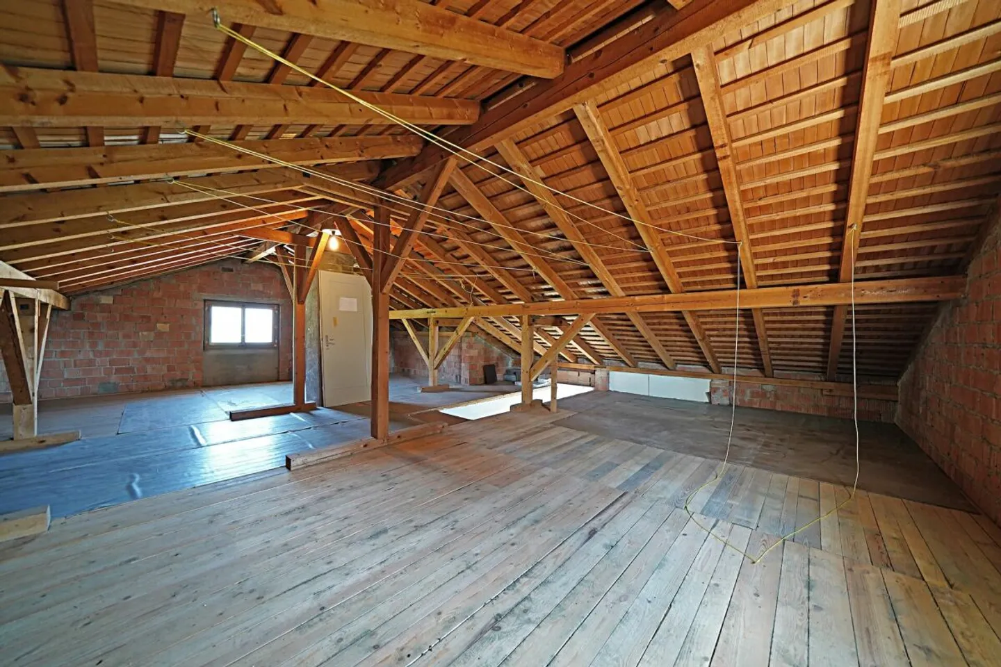 Freistehendes 5-Zimmer Einfamilienhaus an toller Lage in Meikirch - Foto 13 von 13
