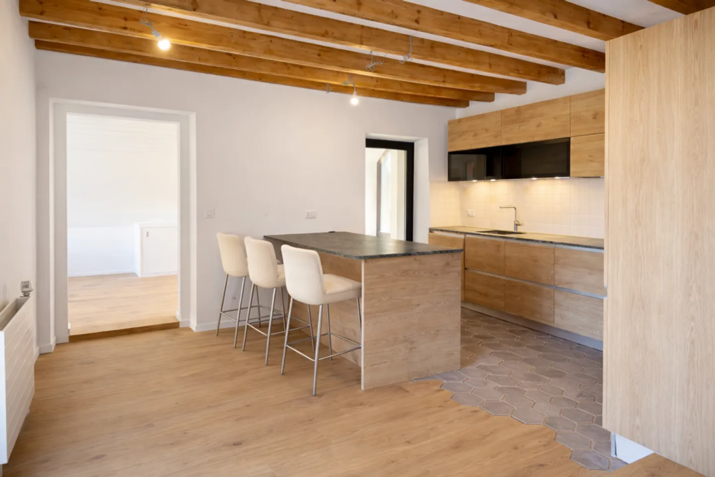 Through Triplex Fully Renovated in 2026 - Functional Layout and Turnkey Condition in Puplinge - Photo 3 of 12