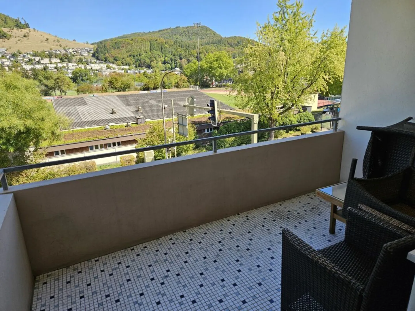 Charming Apartment with Balcony - Photo 7 of 13
