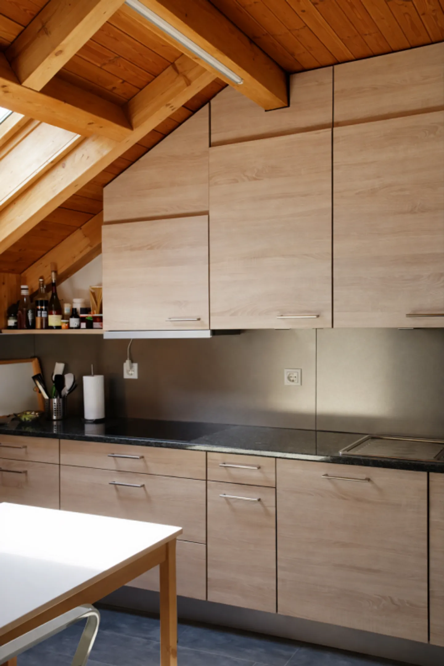 Penthouse with Gallery & 4.4% Yield - Photo 6 of 13