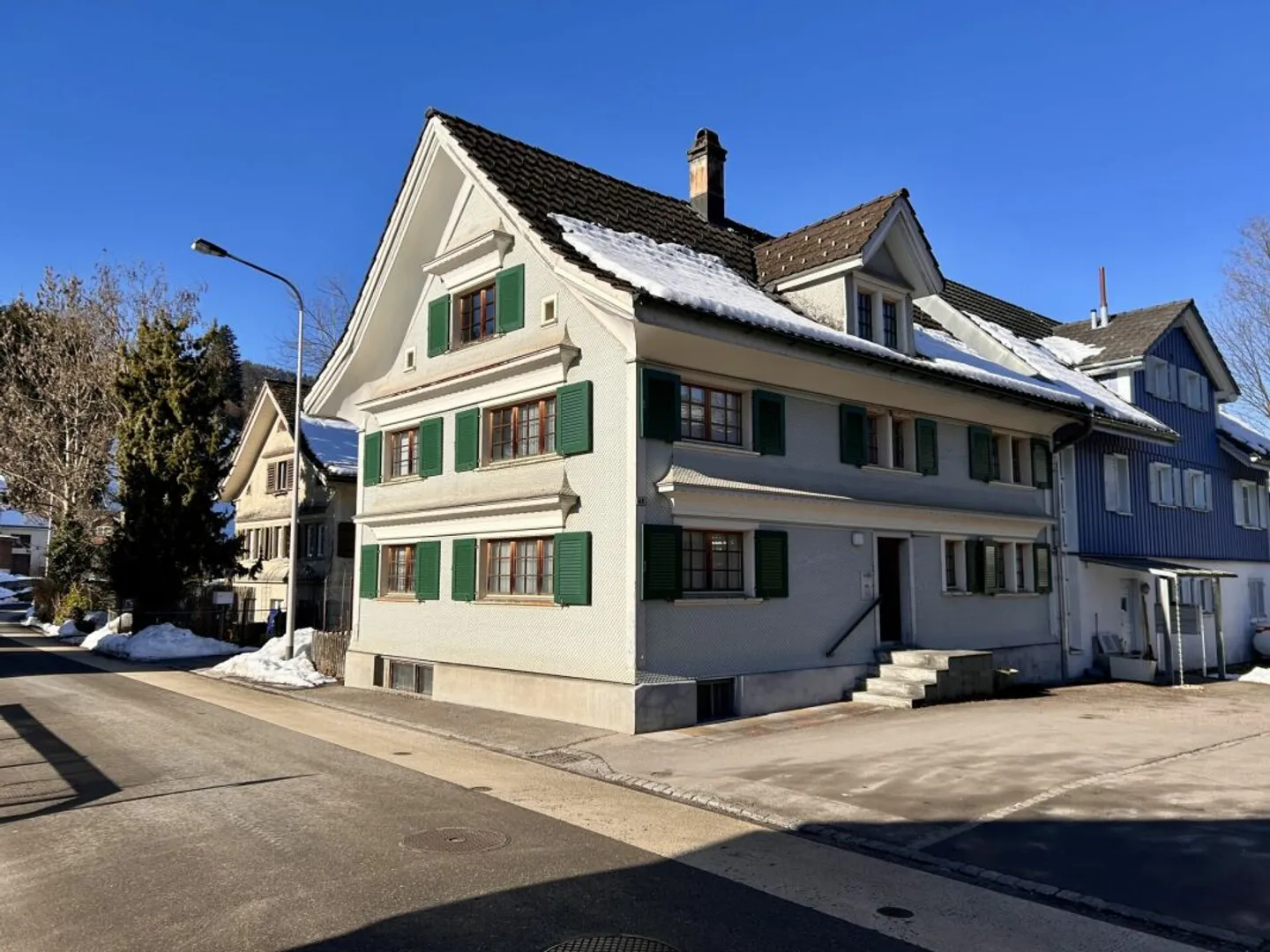 Well-maintained 6-room semi-detached house in historic district - Photo 1 of 13