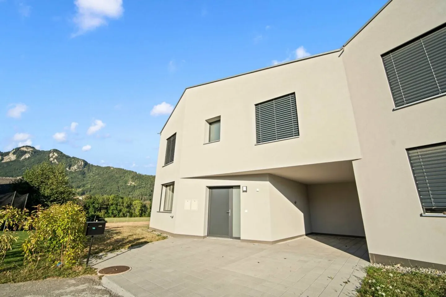 Superbe villa avec vue sur le lac - Photo 1 sur 12