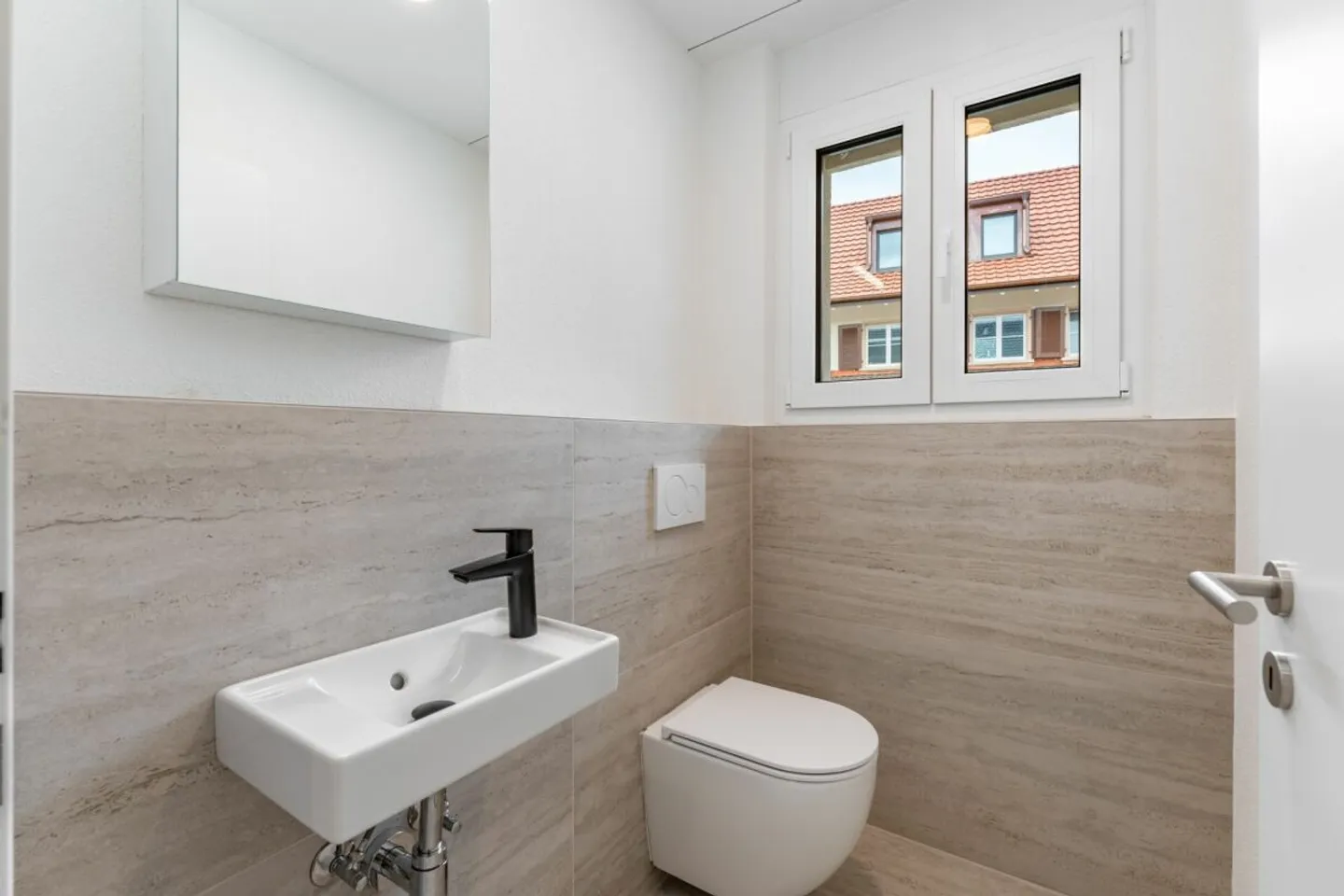 Riduzione di prezzo -50'000.- / Nuova costruzione moderna con stile - Appartamento al piano terra di 4,5 stanze - Foto 11 di 13