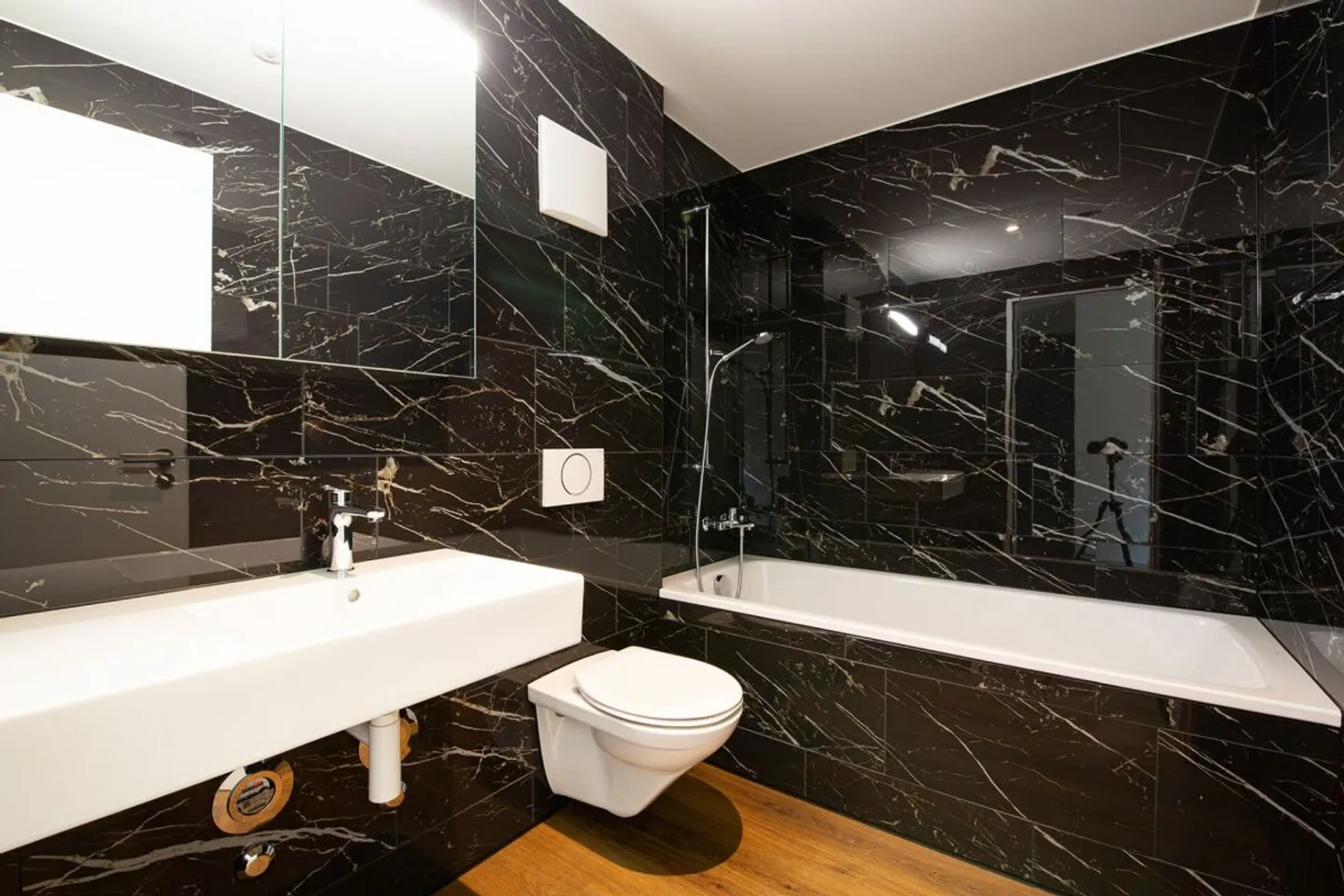 Moderne Maisonette-Wohnung im Herzen von Nänikon - Foto 10 von 13