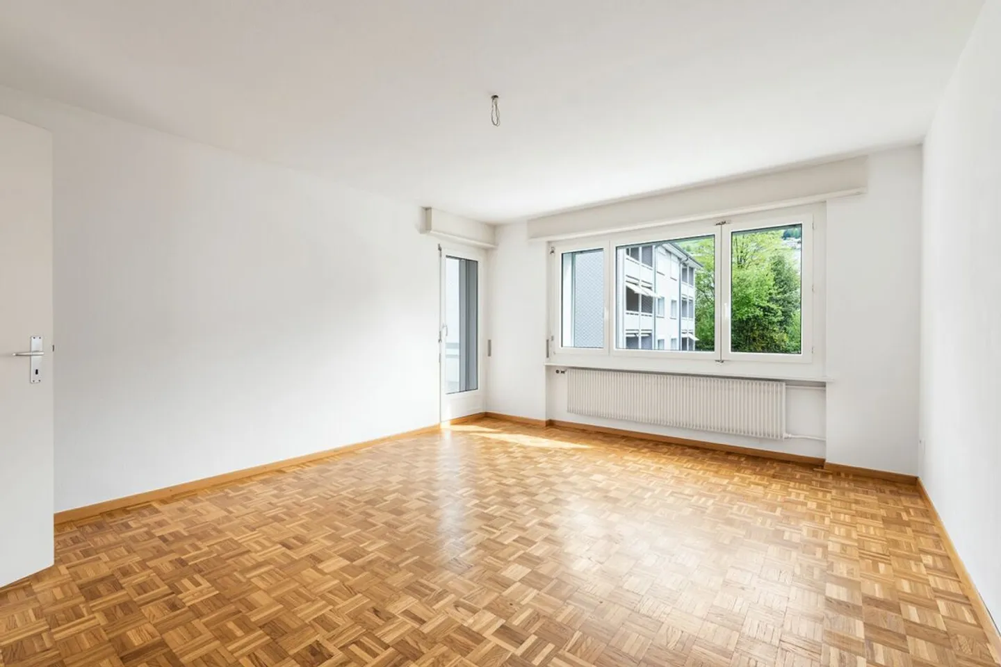Spacious 5.5-room apartment in a quiet and family-friendly location - Photo 2 of 7