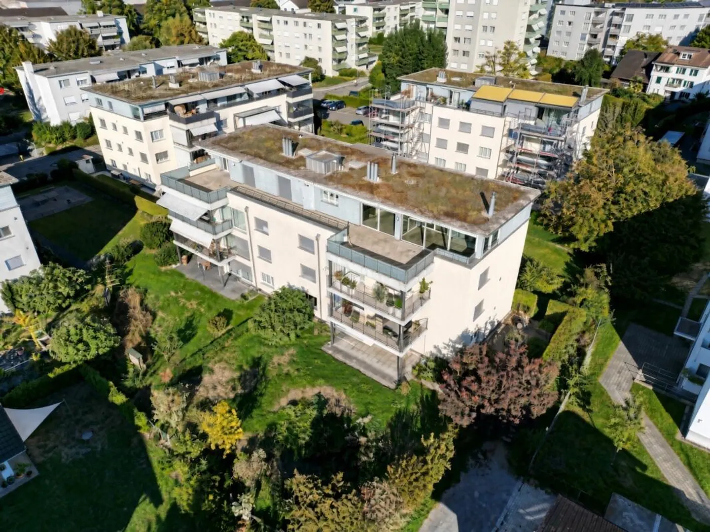 Exklusive 5.5-Zimmer-Attikawohnung mit Wintergarten und Sauna in Seenähe - Foto 1 di 13