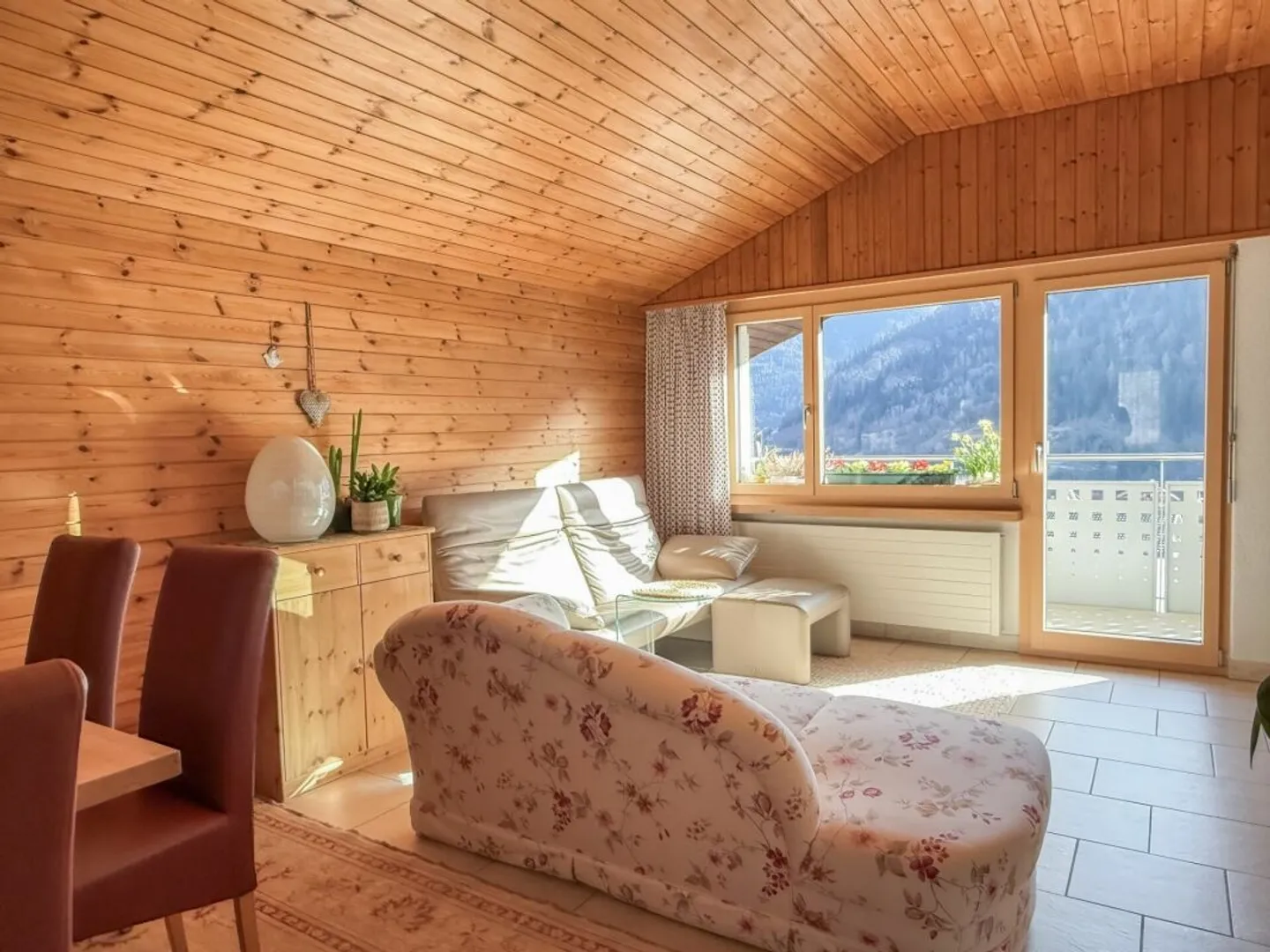 Charmante Wohnung mit Balkon - Foto 2 von 9