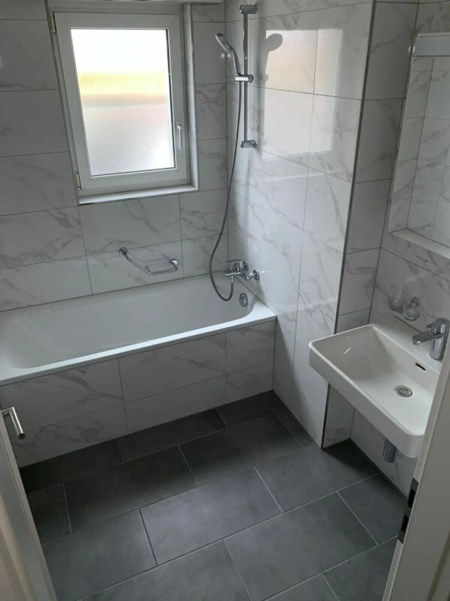 Neu renovierte und moderne 3 Zimmerwohnung in Wil - Photo 4 of 8