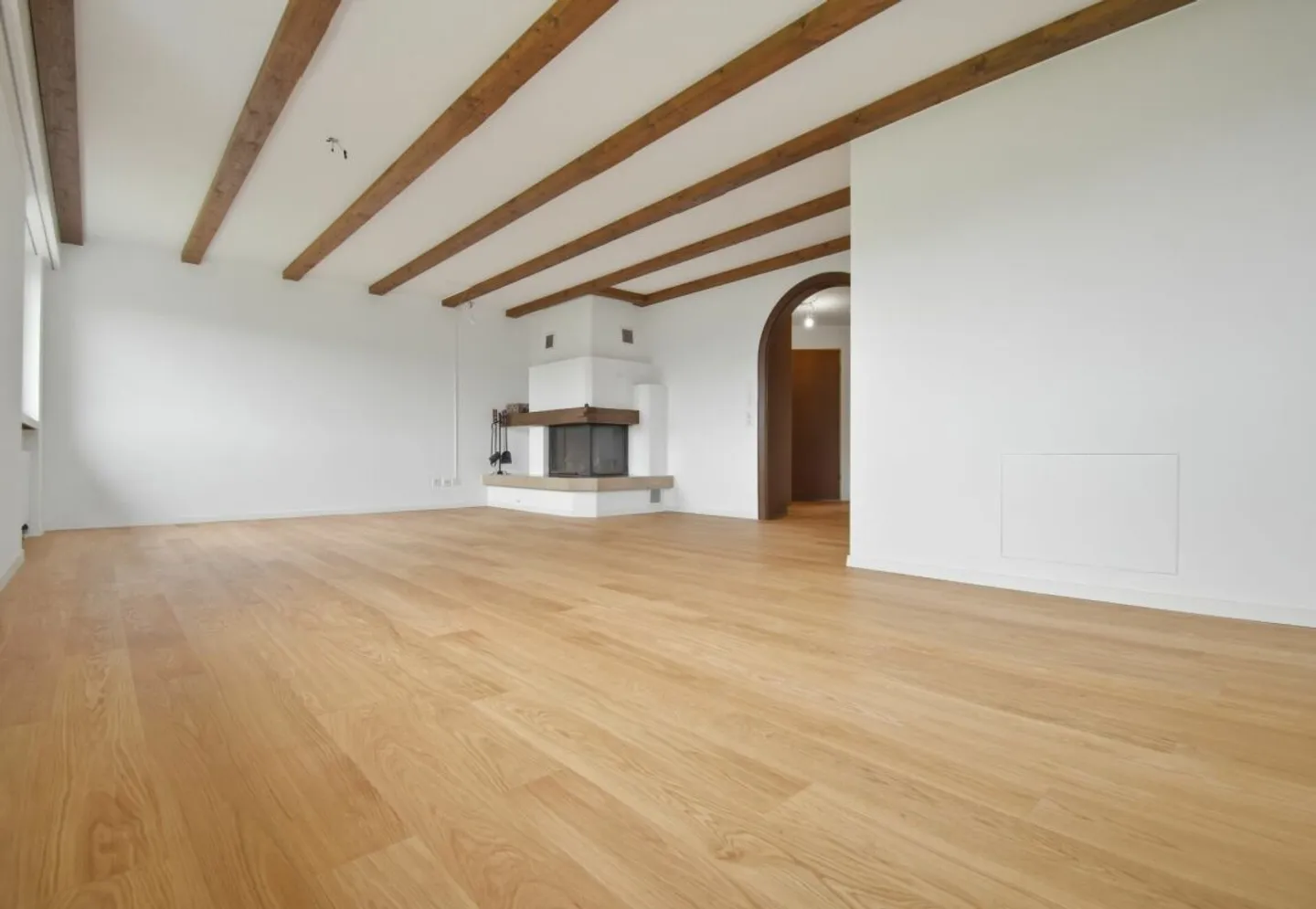 Beautiful and spacious 5 1/2 room maisonette apartment with fireplace - Photo 1 of 10