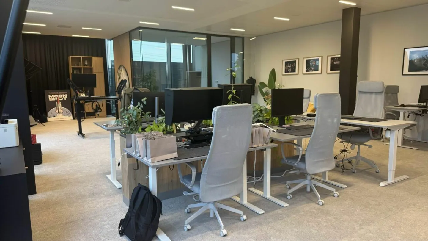 116 m² Büro mit eigener Teeküche und zwei Tiefgaragenplätzen in Rotkreuz - Foto 8 von 13