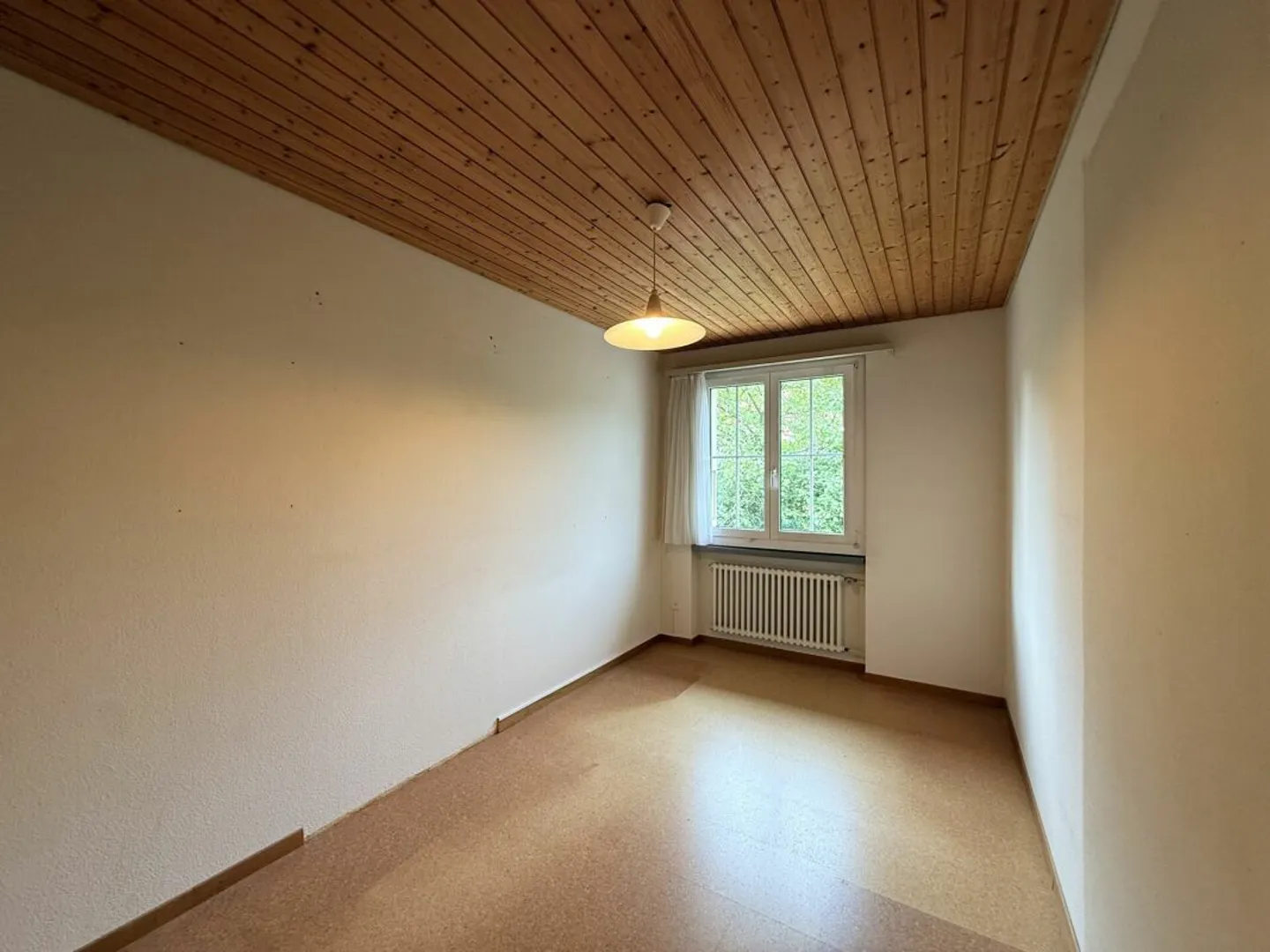 Your new home with plenty of space and potential - Photo 8 of 13