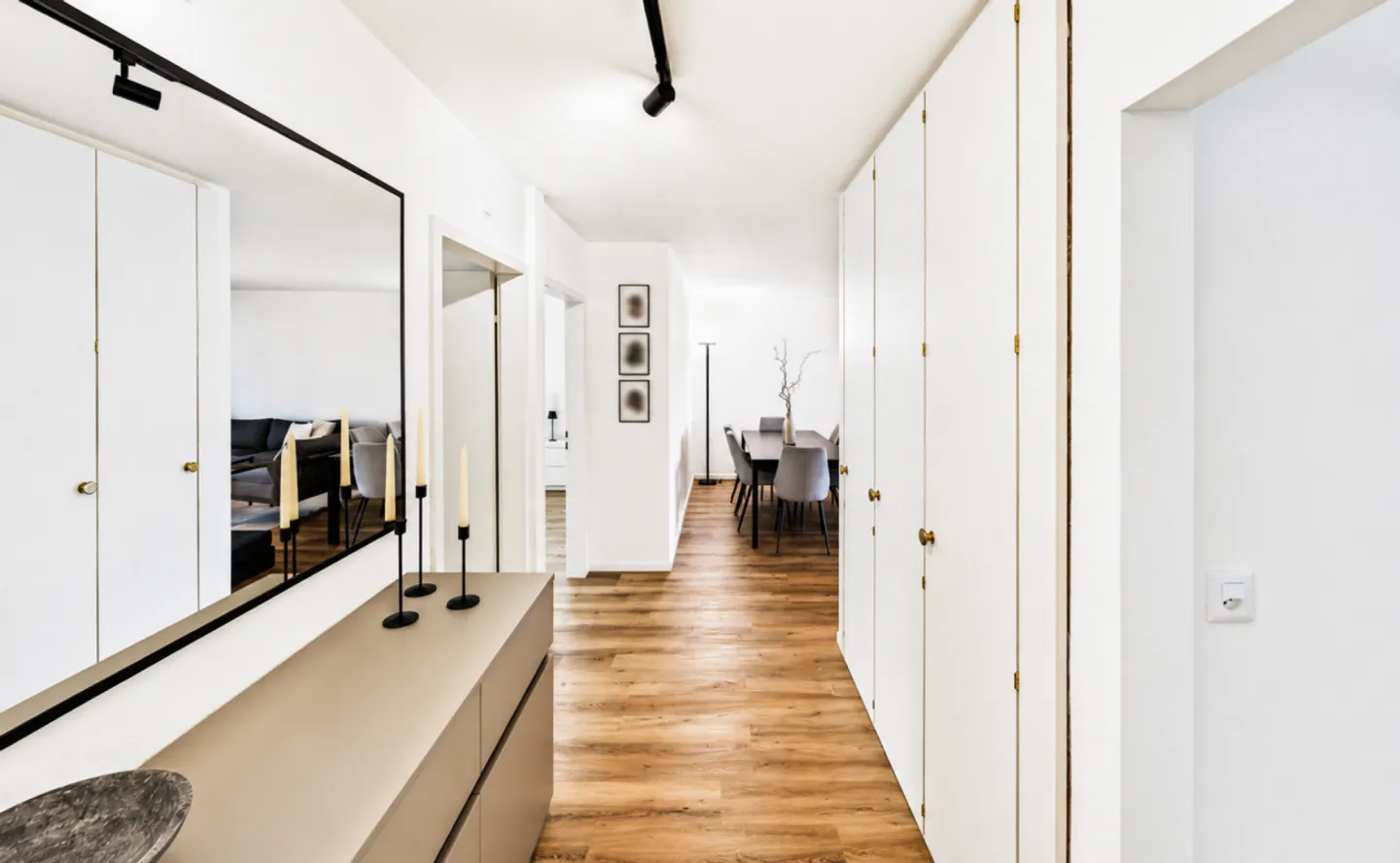 Wohnen zwischen See und Stadt - gepflegte 4.5-Zimmer-Wohnung nur wenige Schritte vom Greifensee entfernt - Photo 3 of 13