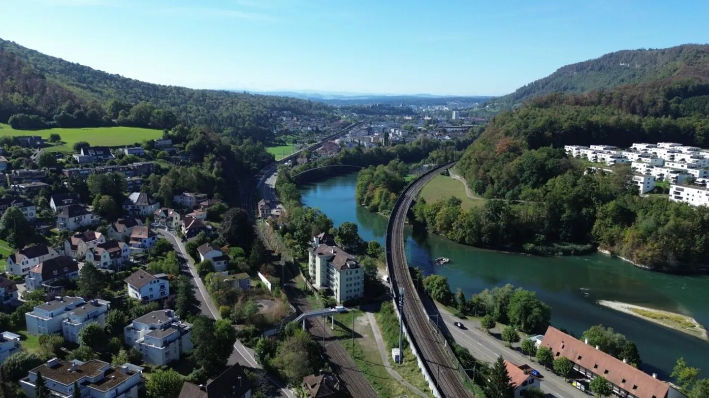 Occasion rare pour les créatifs : magnifique maison de ville à Olten dans un emplacement de choix avec jardin privé à rénover et à transformer. - Photo 1 sur 3