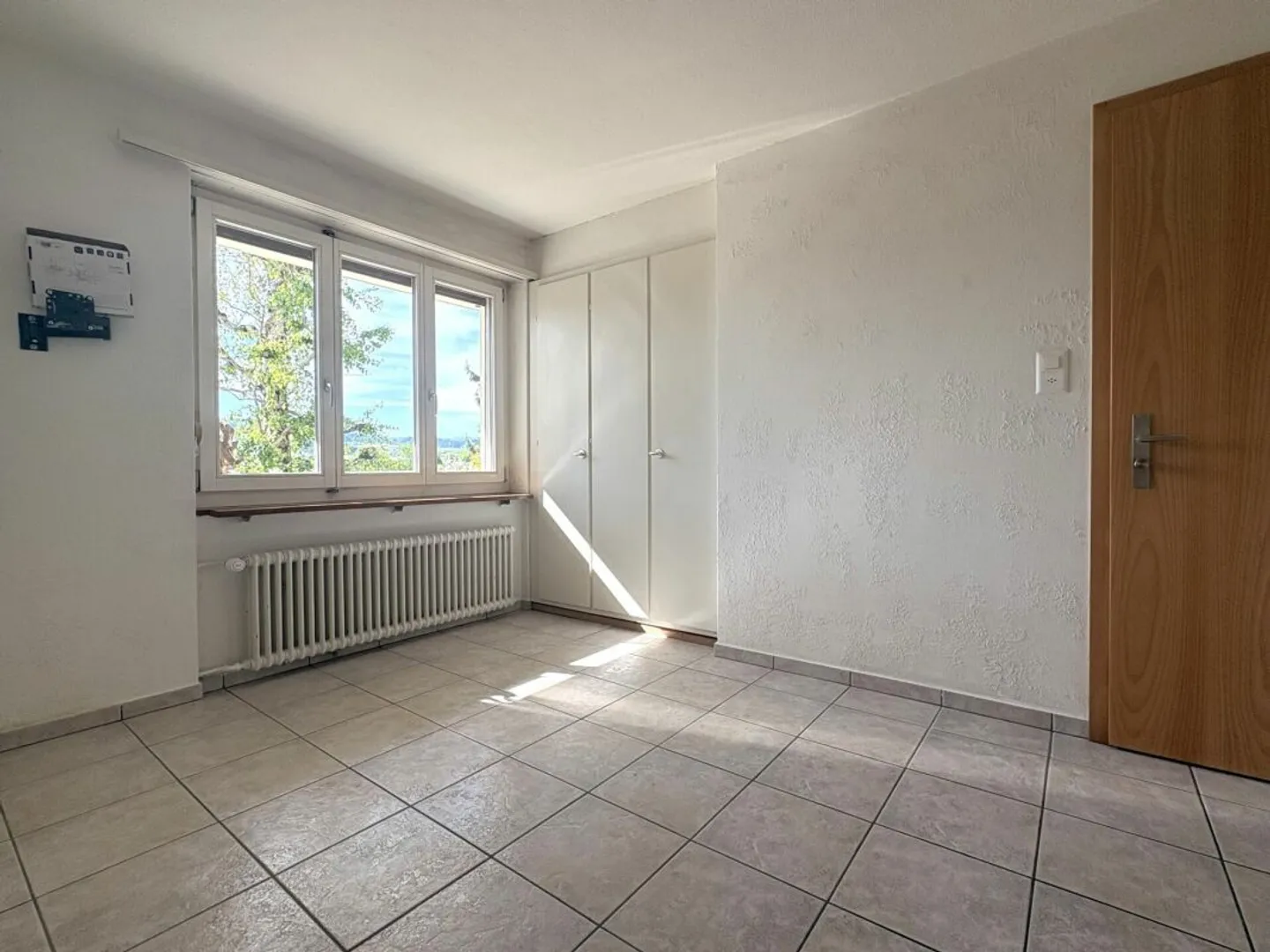 Wohnen mit Weitsicht: Grosszügiges Einfamilienhaus mit Einliegerwohnung - Photo 5 of 12