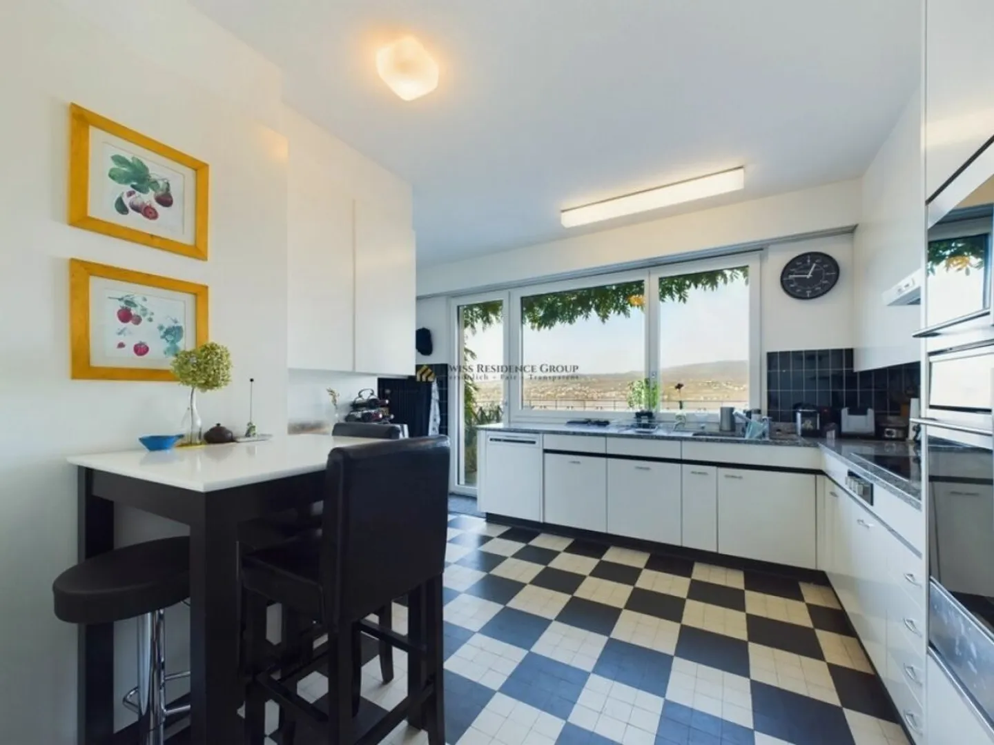 Villa esclusiva con vista lago, piscina e molta privacy - Foto 10 di 13