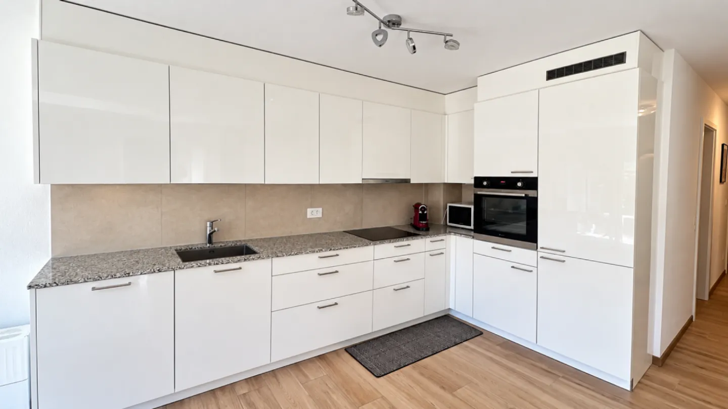 4,5-Zimmer-Wohnung, wie neu, Baujahr 2023 und 2 Parkplätze - Foto 7 von 13