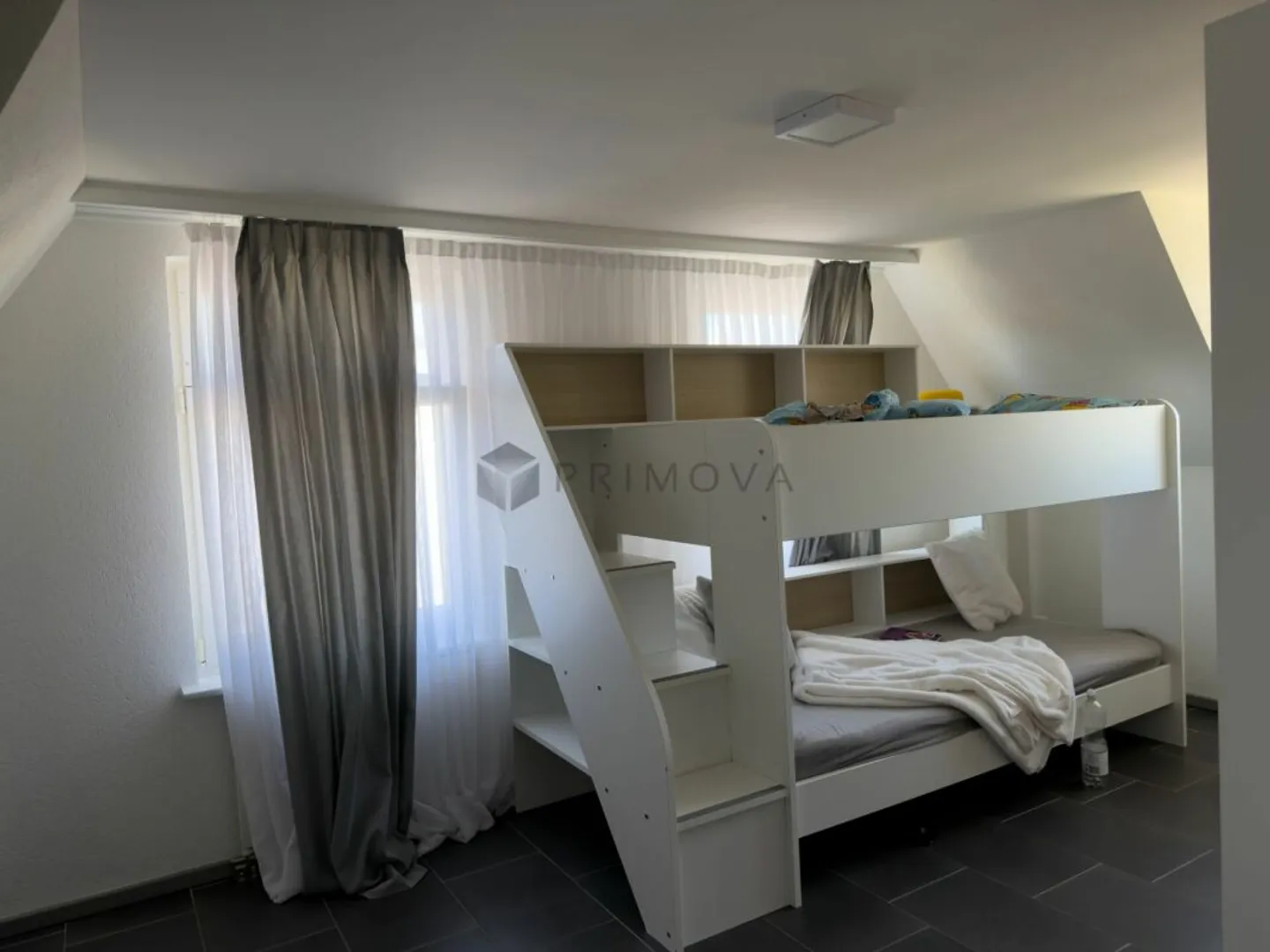 Attractive Corner House with Two Residential Units - Ideal for Families or Investors - Photo 8 of 11
