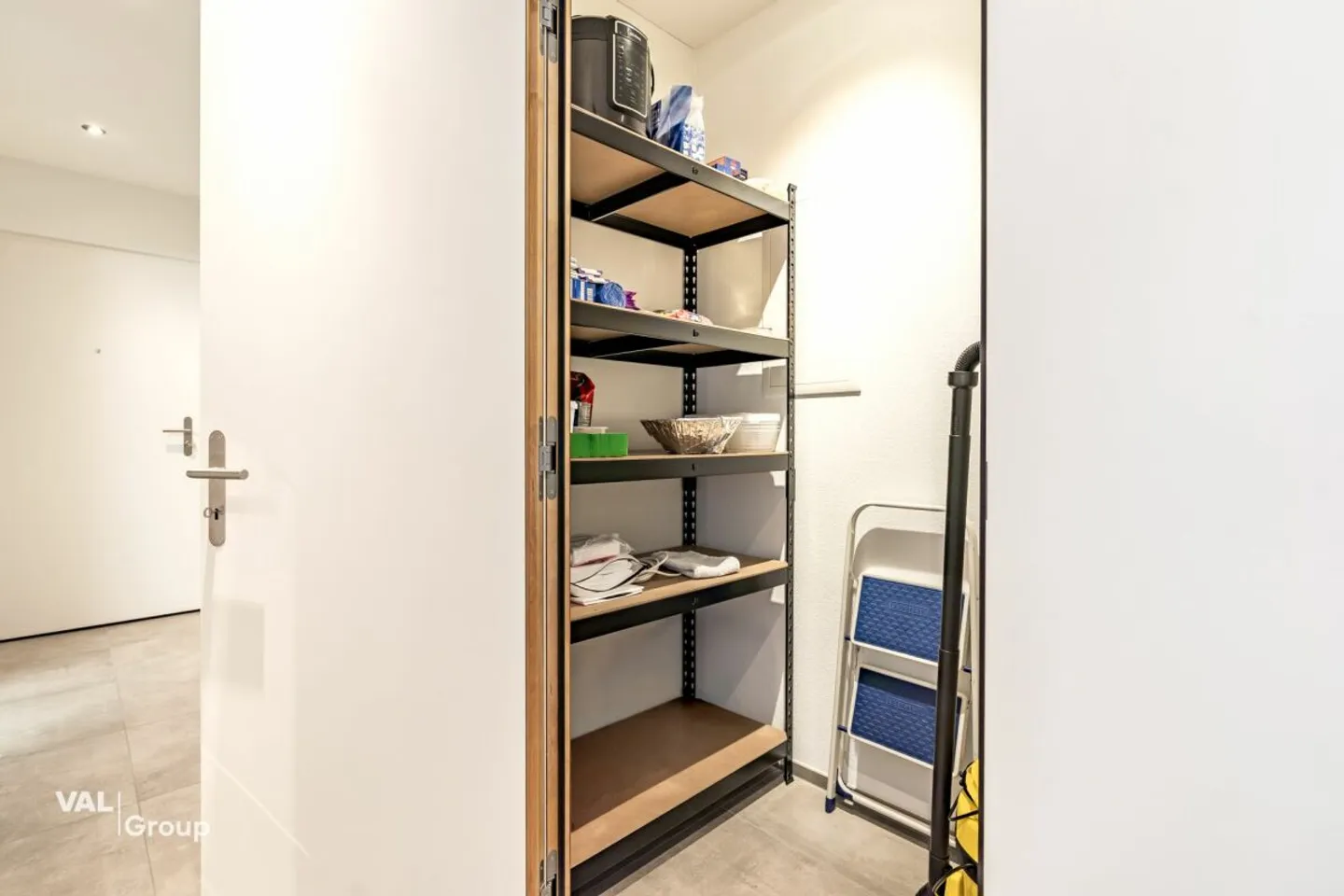 Vivere moderno con vista a Wimmis, unendo tranquillità, comfort e paesaggio - Foto 9 di 12