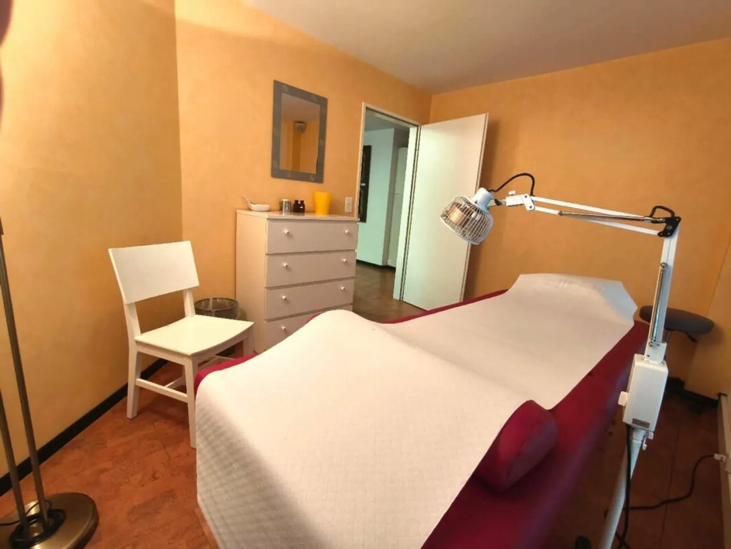 Locaux de pratique et commerciaux lumineux et bien meublés - Photo 9 sur 12