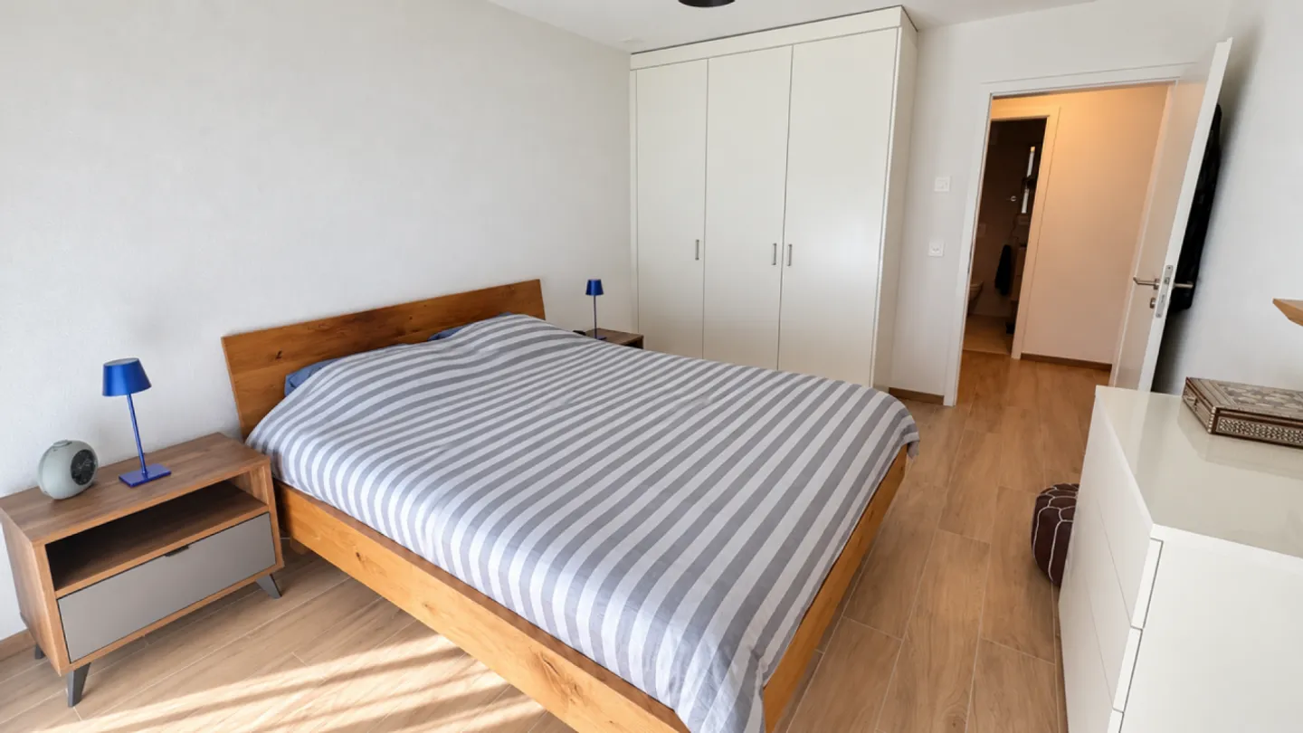 4,5-Zimmer-Wohnung, wie neu, Baujahr 2023 und 2 Parkplätze - Foto 12 von 13