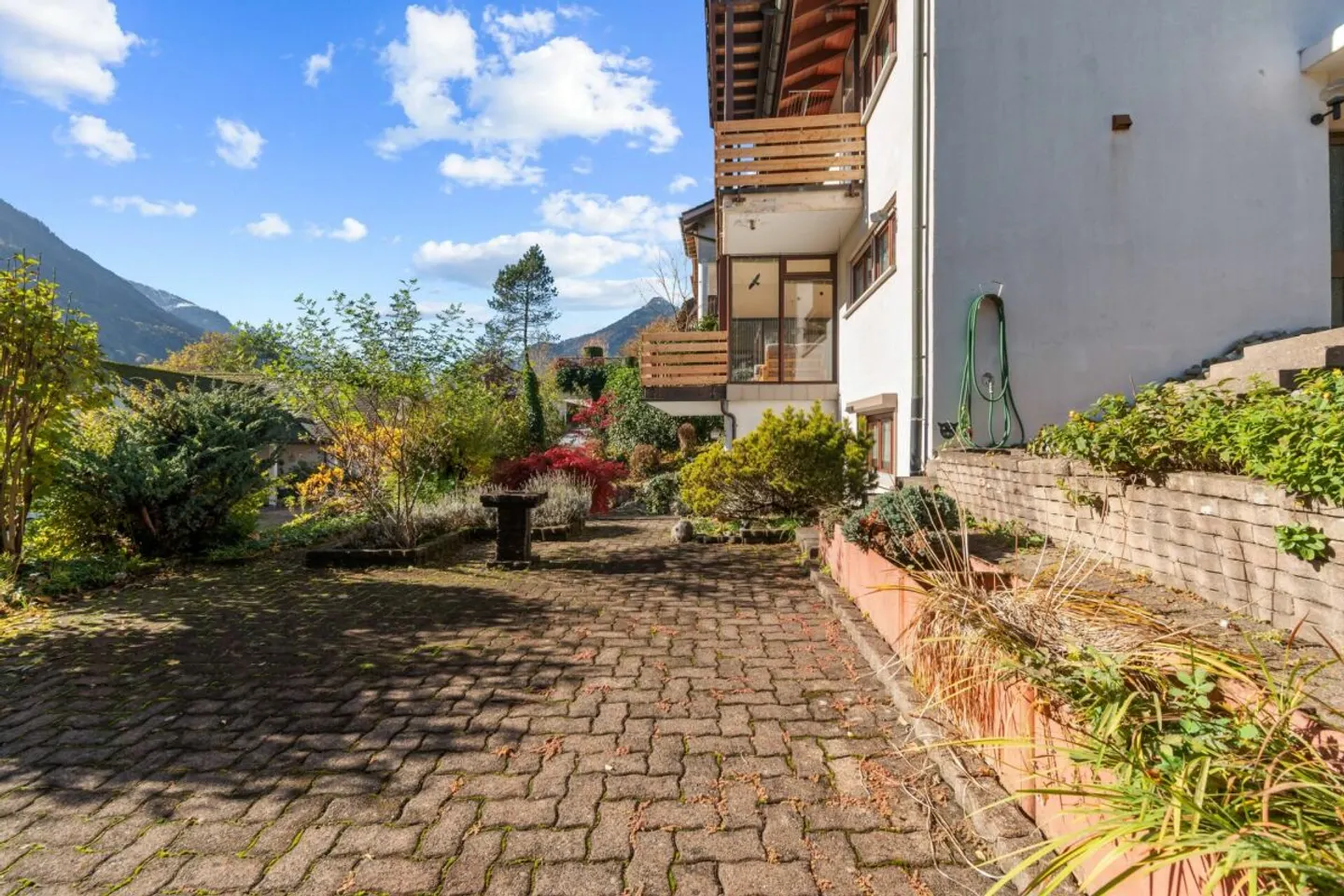 Grosszügige 5.5-Zimmer-Wohnung mit Garten und herrlicher Aussicht in Schwanden - Photo 10 of 12