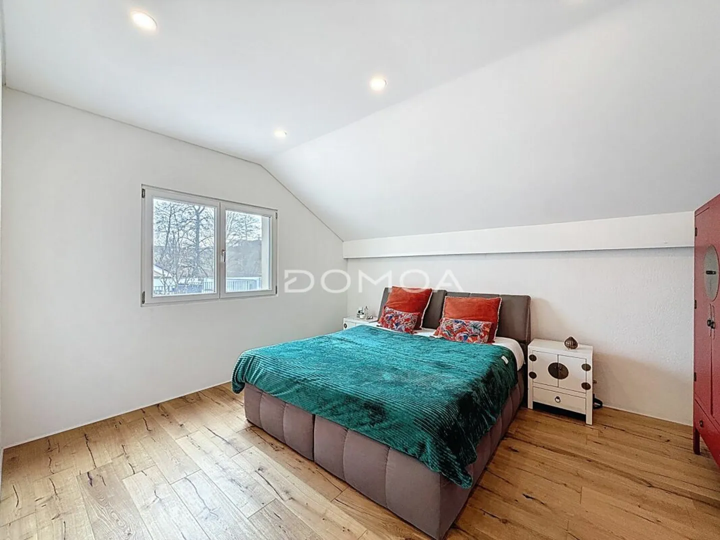 Geräumige Familienvilla mit grossem Garten und 4 Schlafzimmern - Foto 4 von 11