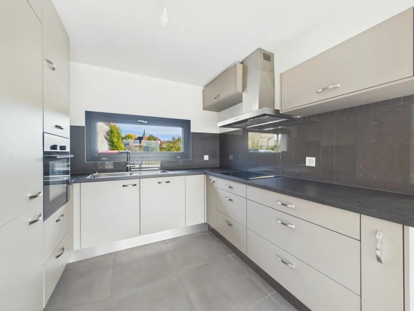 Villa contigua di 5,5 stanze - Foto 3 di 13