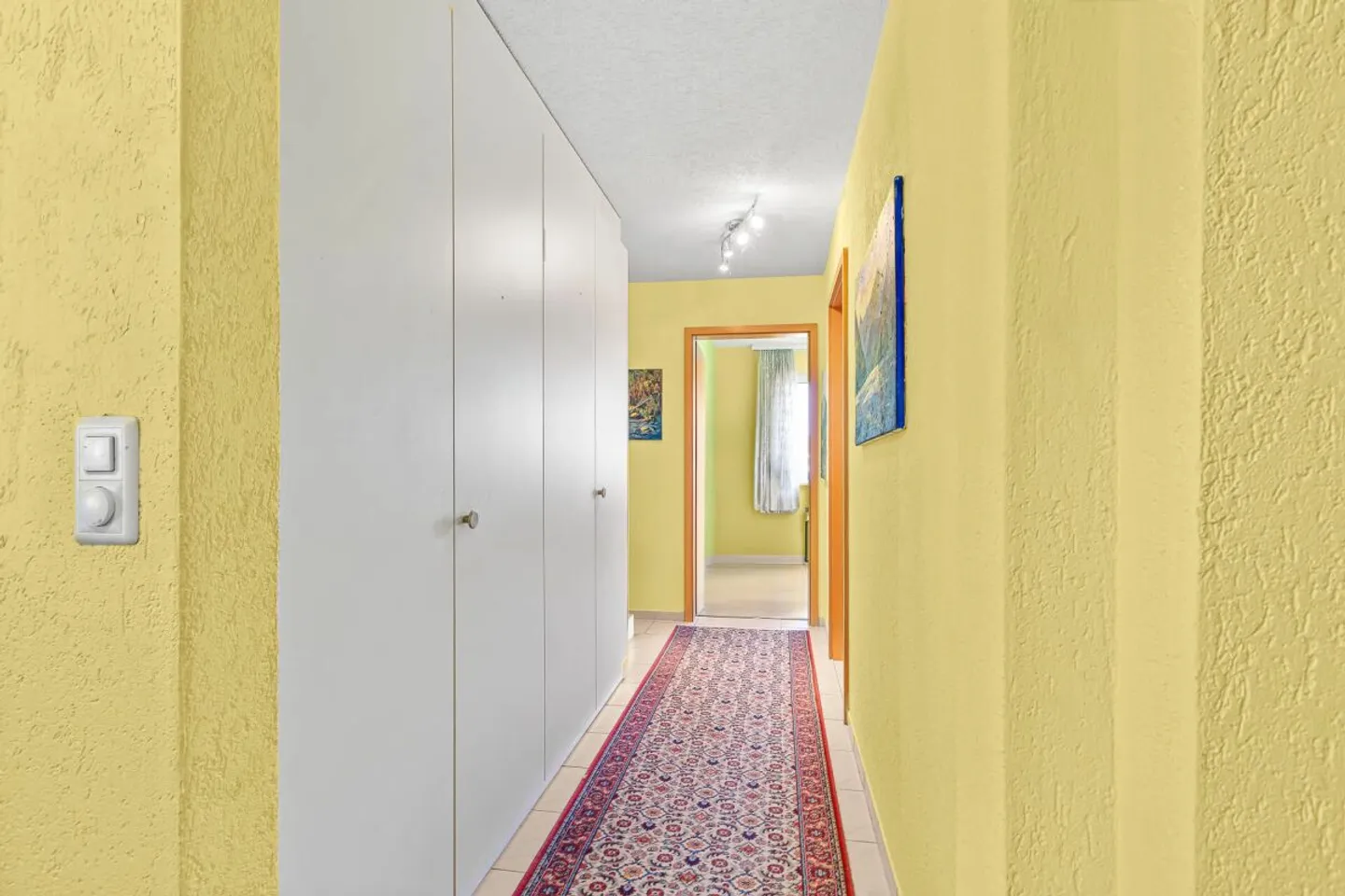 WELL LOCATED &amp; FUNCTIONALLY CUT - Photo 8 of 12