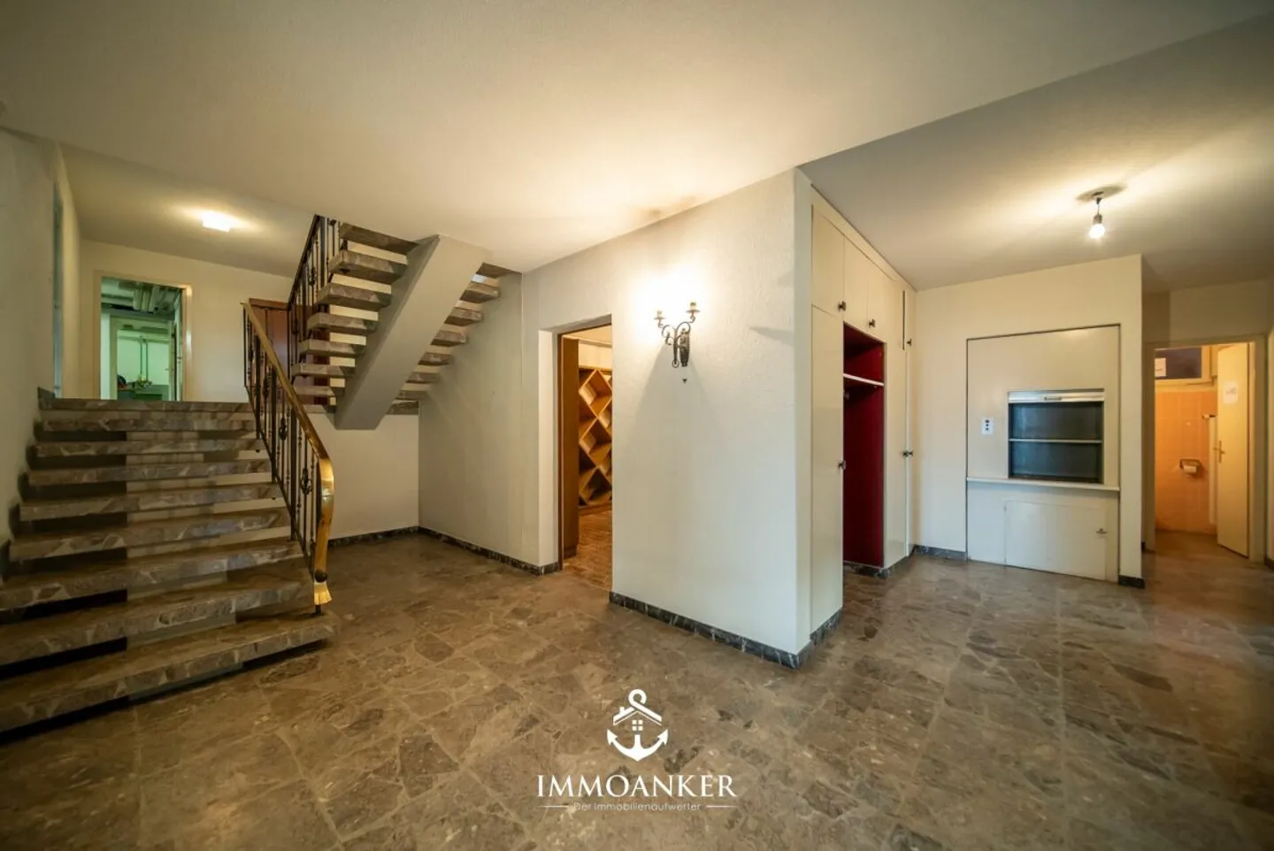 A Villa with Potential in Lüscherz - Photo 9 of 13