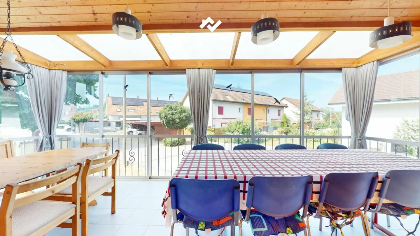 Objet de passion dans un emplacement premium absolu : Chalet avec grand terrain directement sur l'Aare - Photo 5 sur 13
