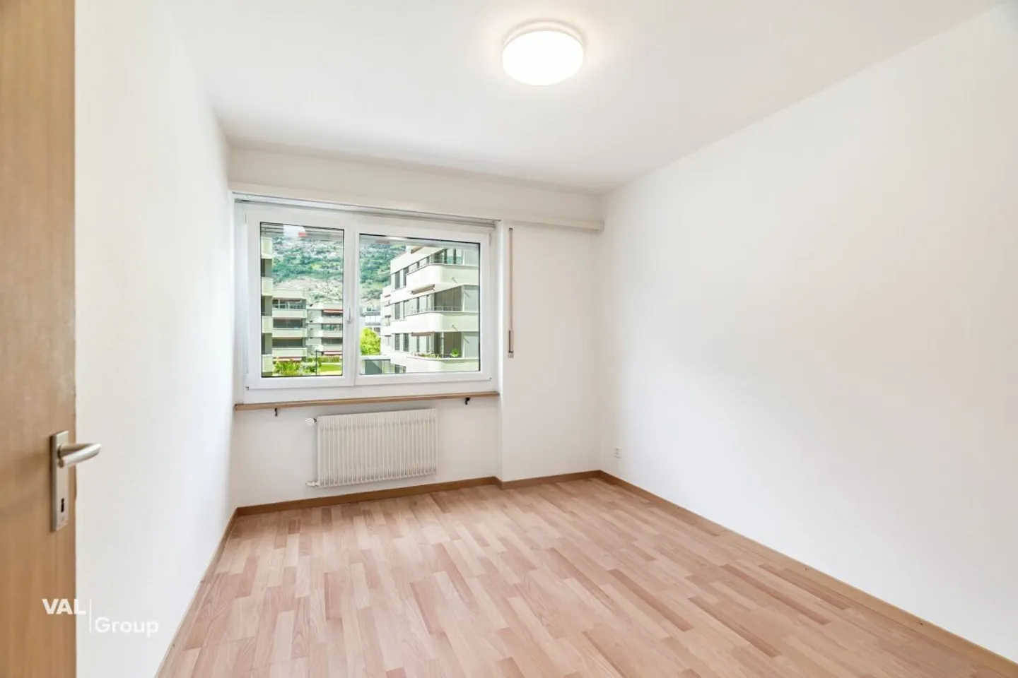 Appartamento di 4.5 locali, spazioso e appena ristrutturato, in posizione centrale a Visp - Foto 6 di 10