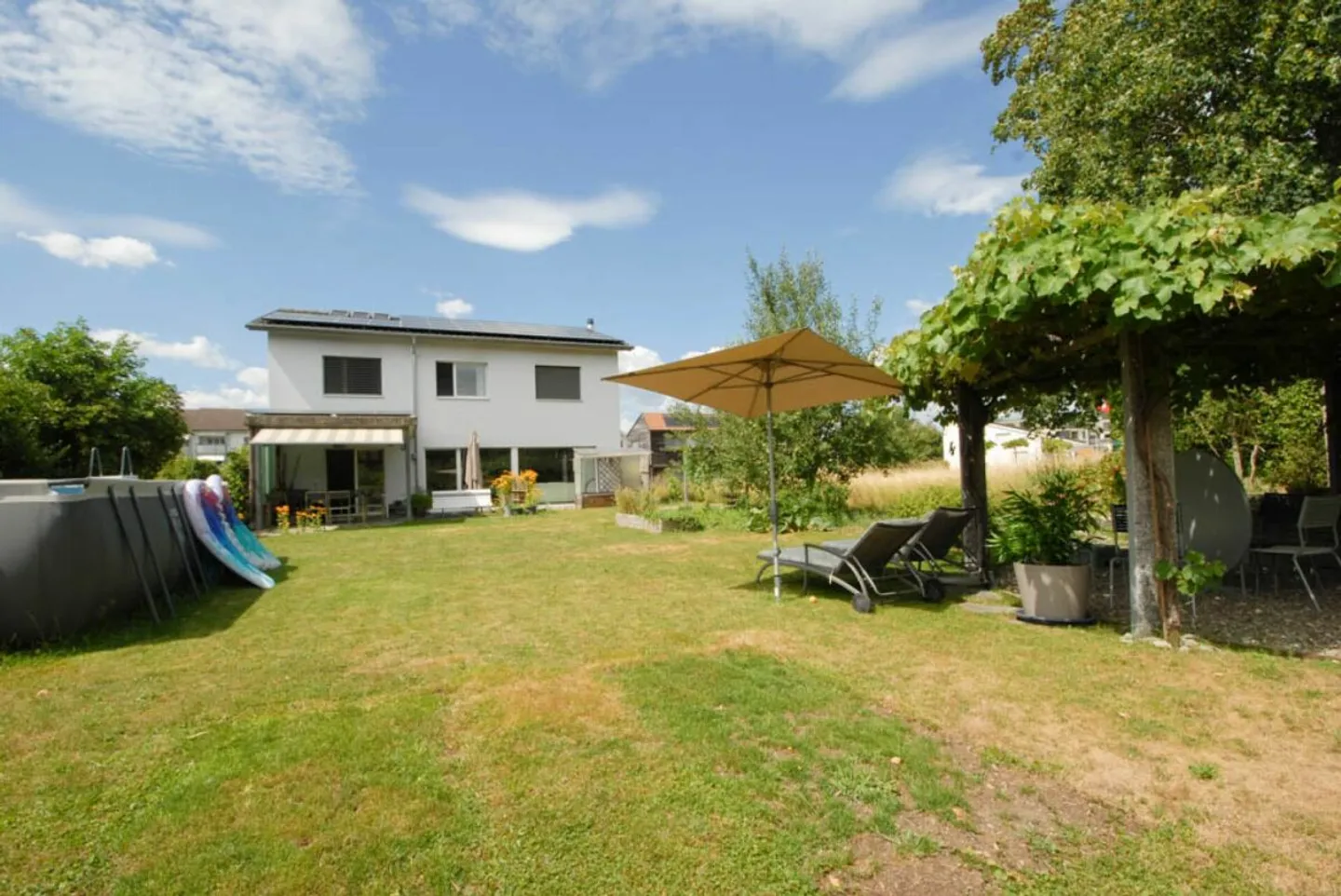 Maison individuelle avec jardin XL - Photo 1 sur 12