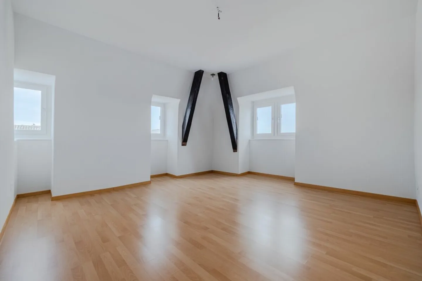 Einzigartige Dachwohnung in Seenähe - Photo 5 sur 13