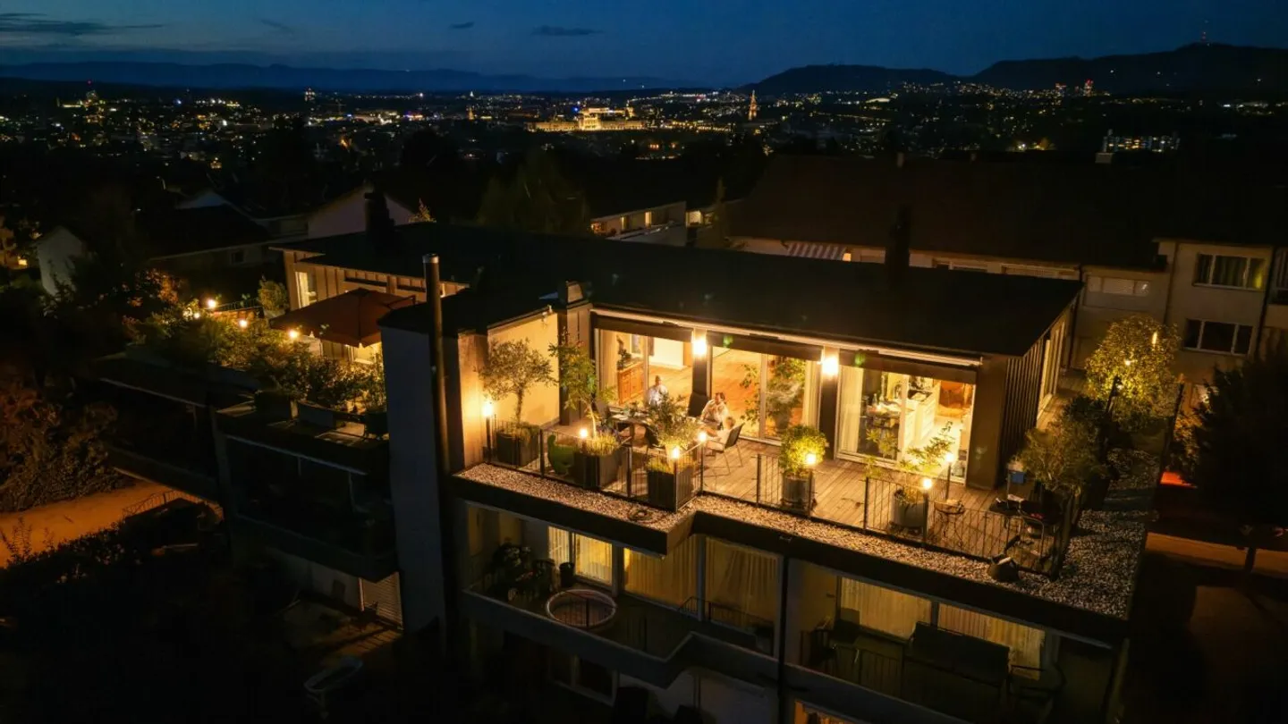 PENTHOUSE «LA VUE» | 120 M² TERRASSE ÜBER DEN DÄCHERN VON BERN - Photo 1 sur 13