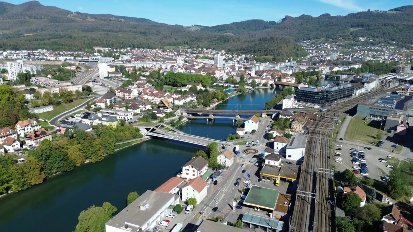 Occasion rare pour les créatifs : magnifique maison de ville à Olten dans un emplacement de choix avec jardin privé à rénover et à transformer. - Photo 3 sur 3